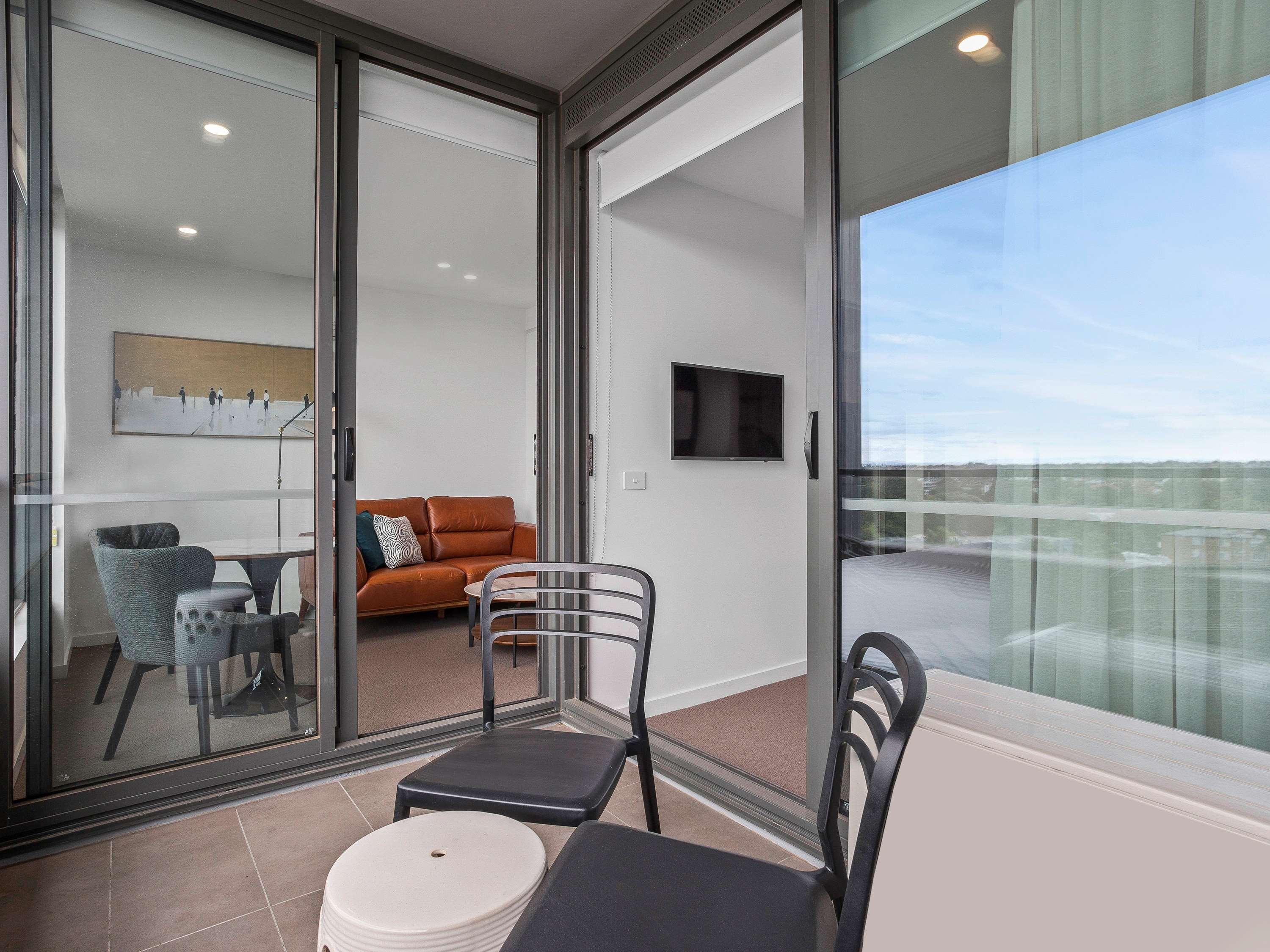 Apartment Queen Size Bed