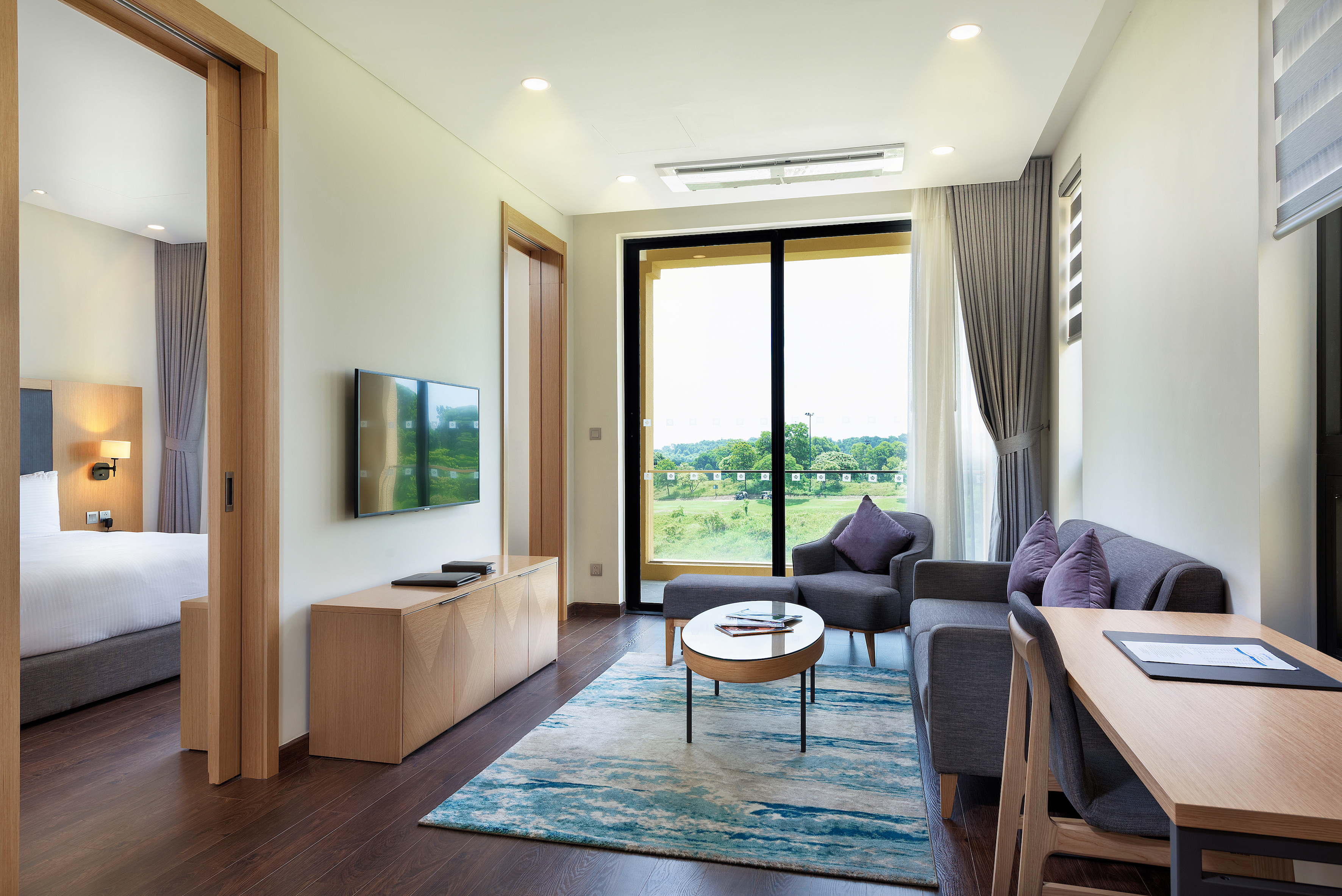 Studio King Size Bed