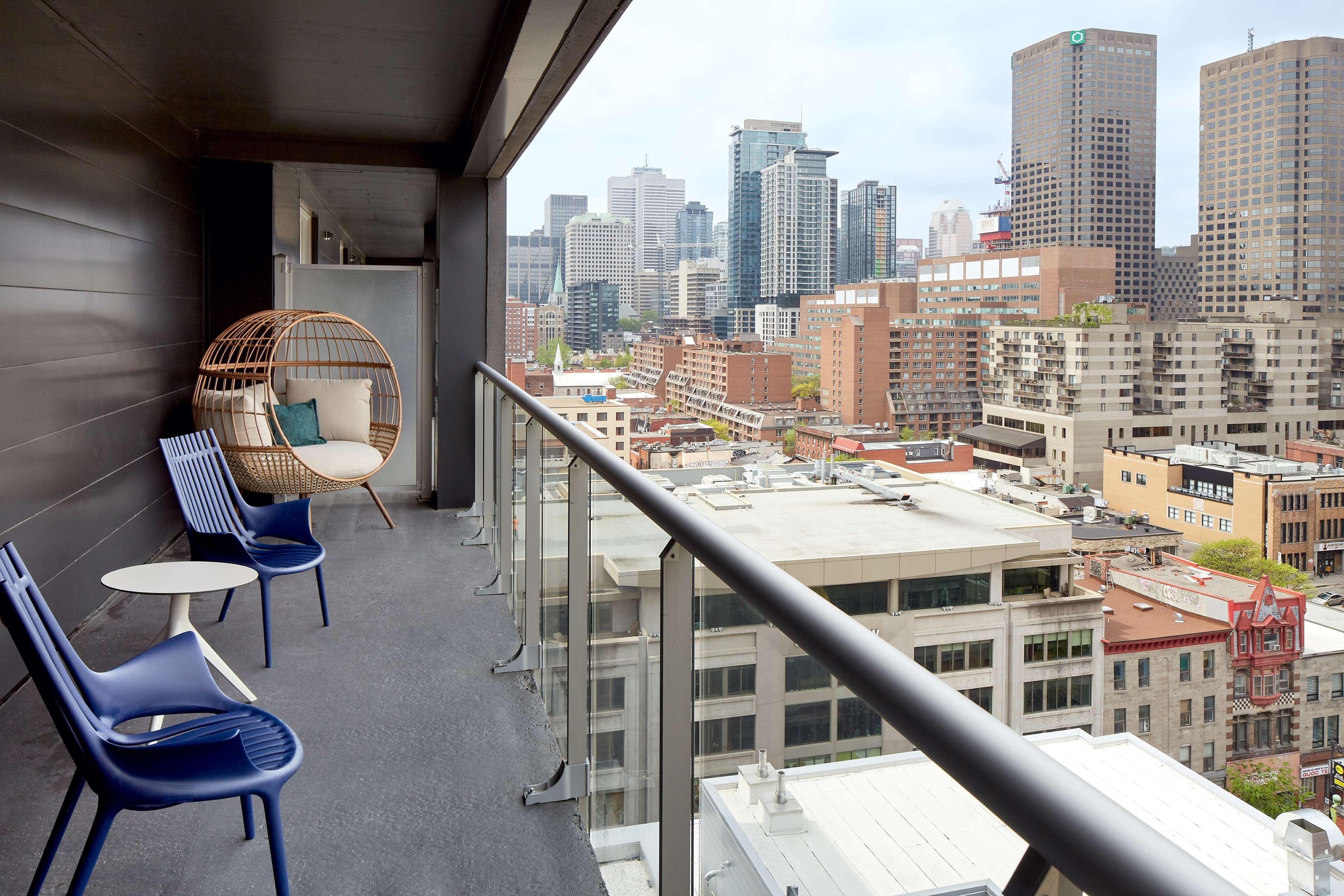 Suite City View King Bed