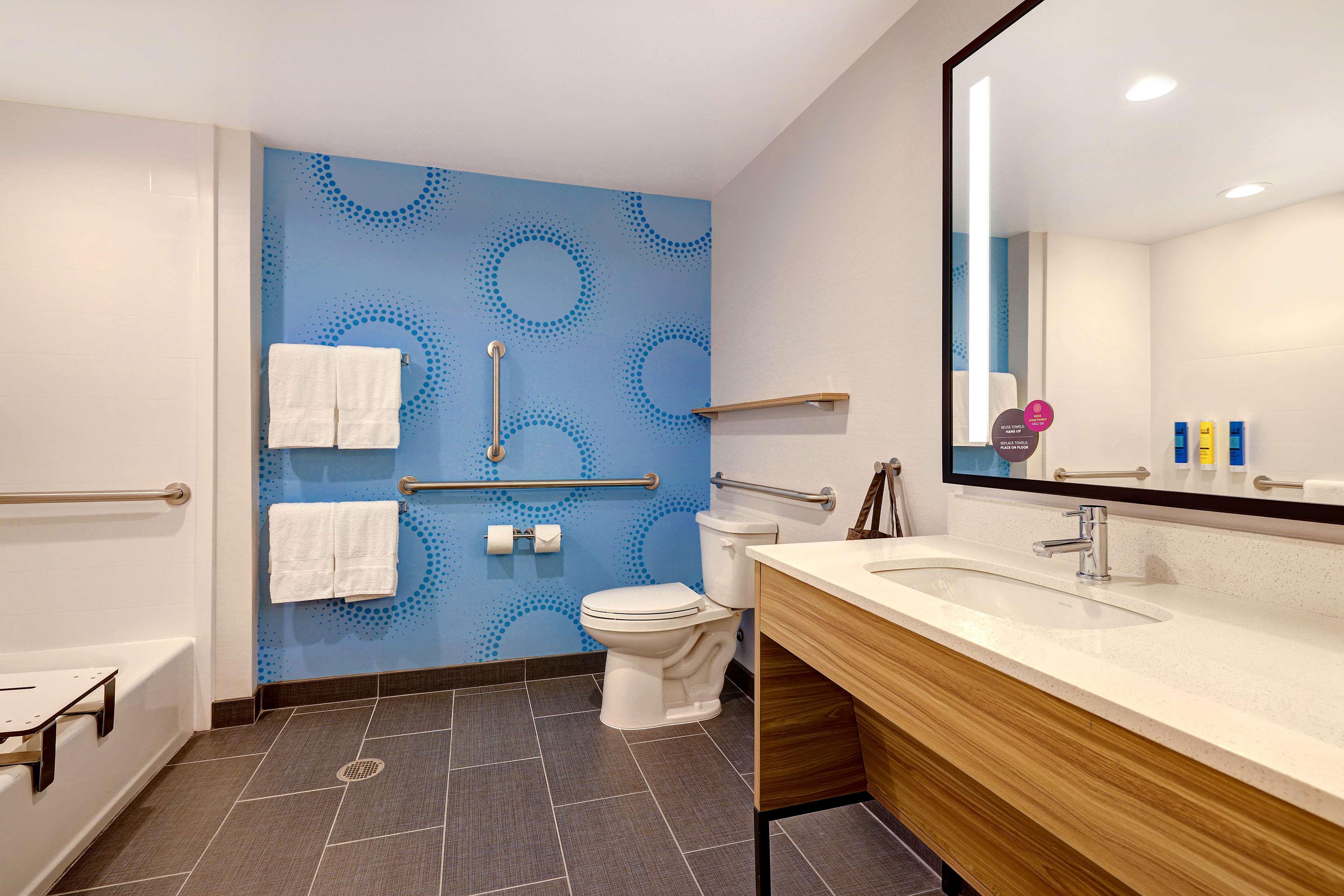 Twin Accessible-two Queen Beds