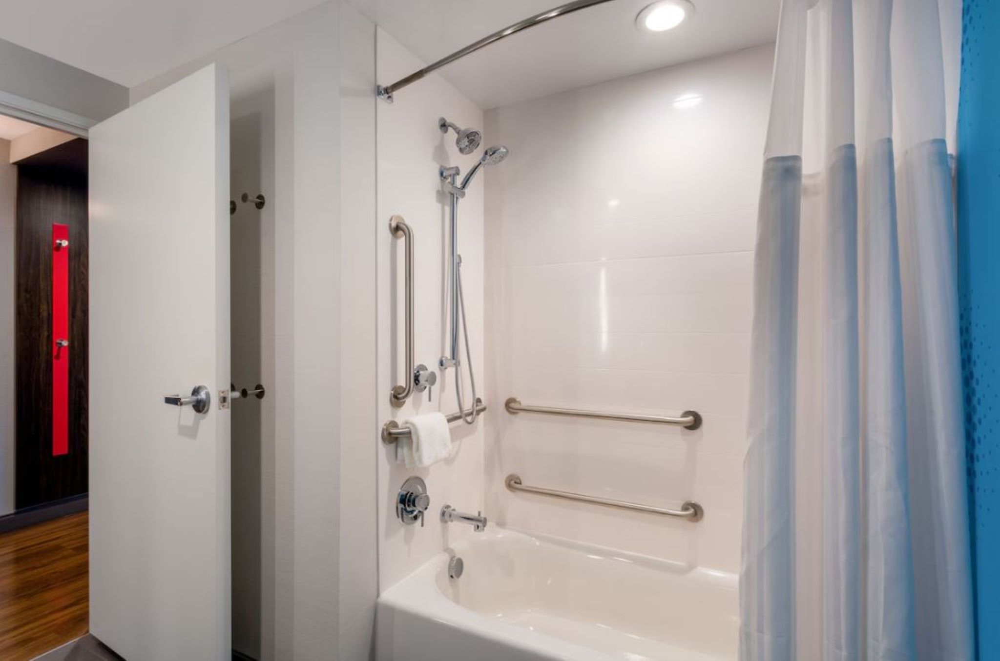 Double Accessible King Size Bed