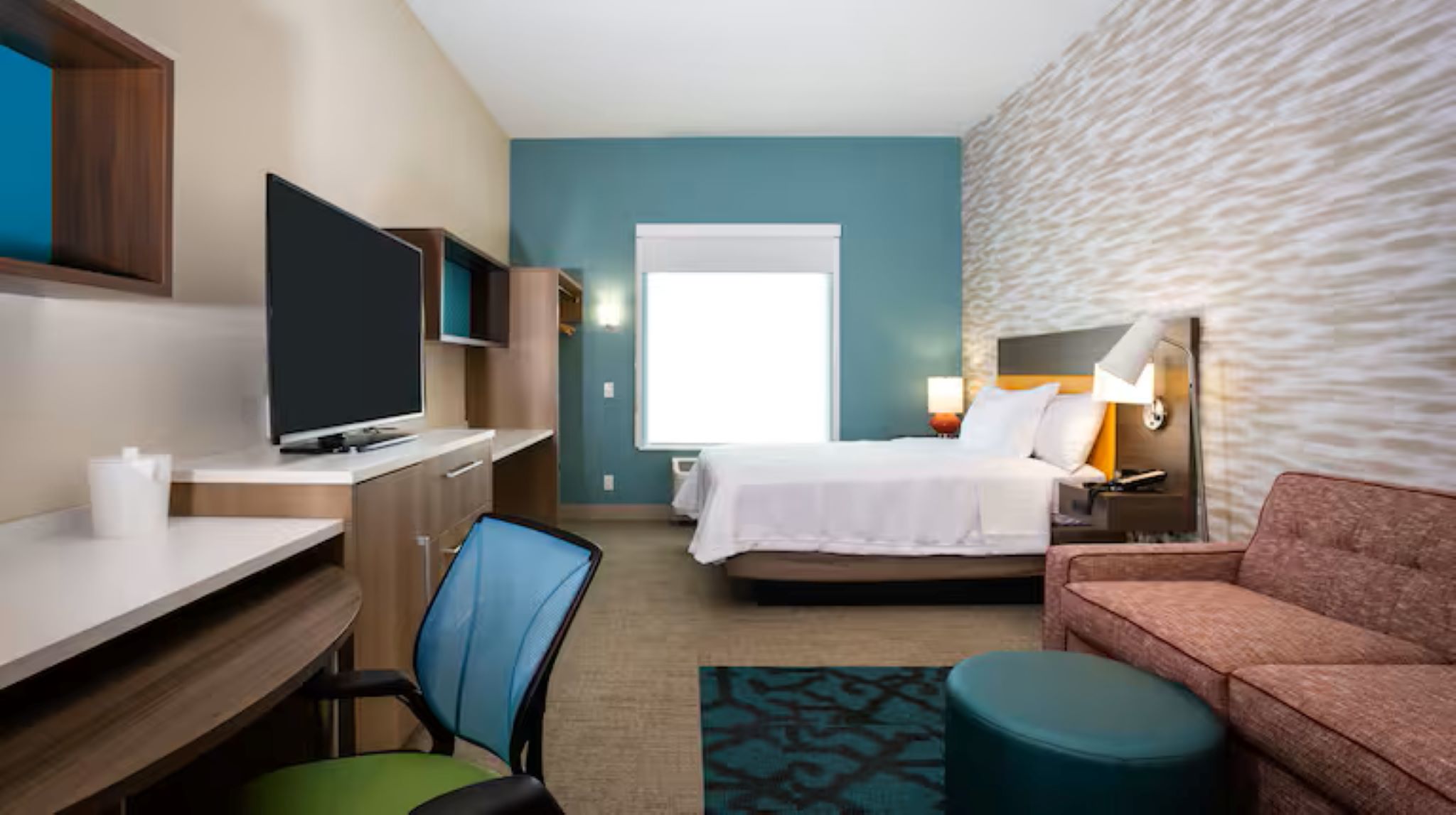 Suite Accessible King Size Bed