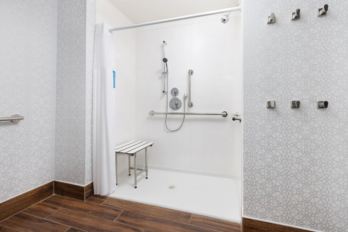 Twin Accessible-two Queen Beds