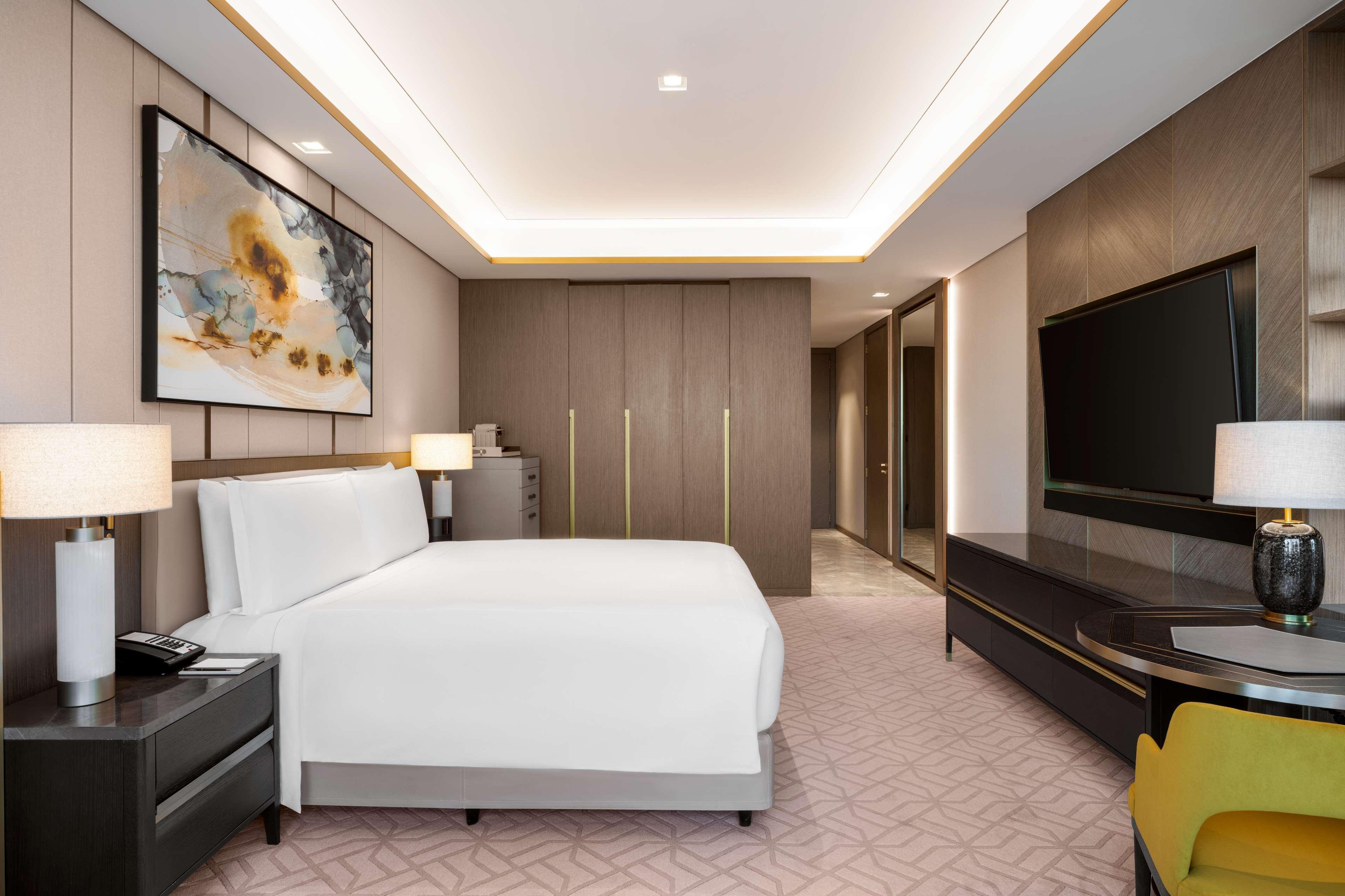 Double Accessible King Size Bed