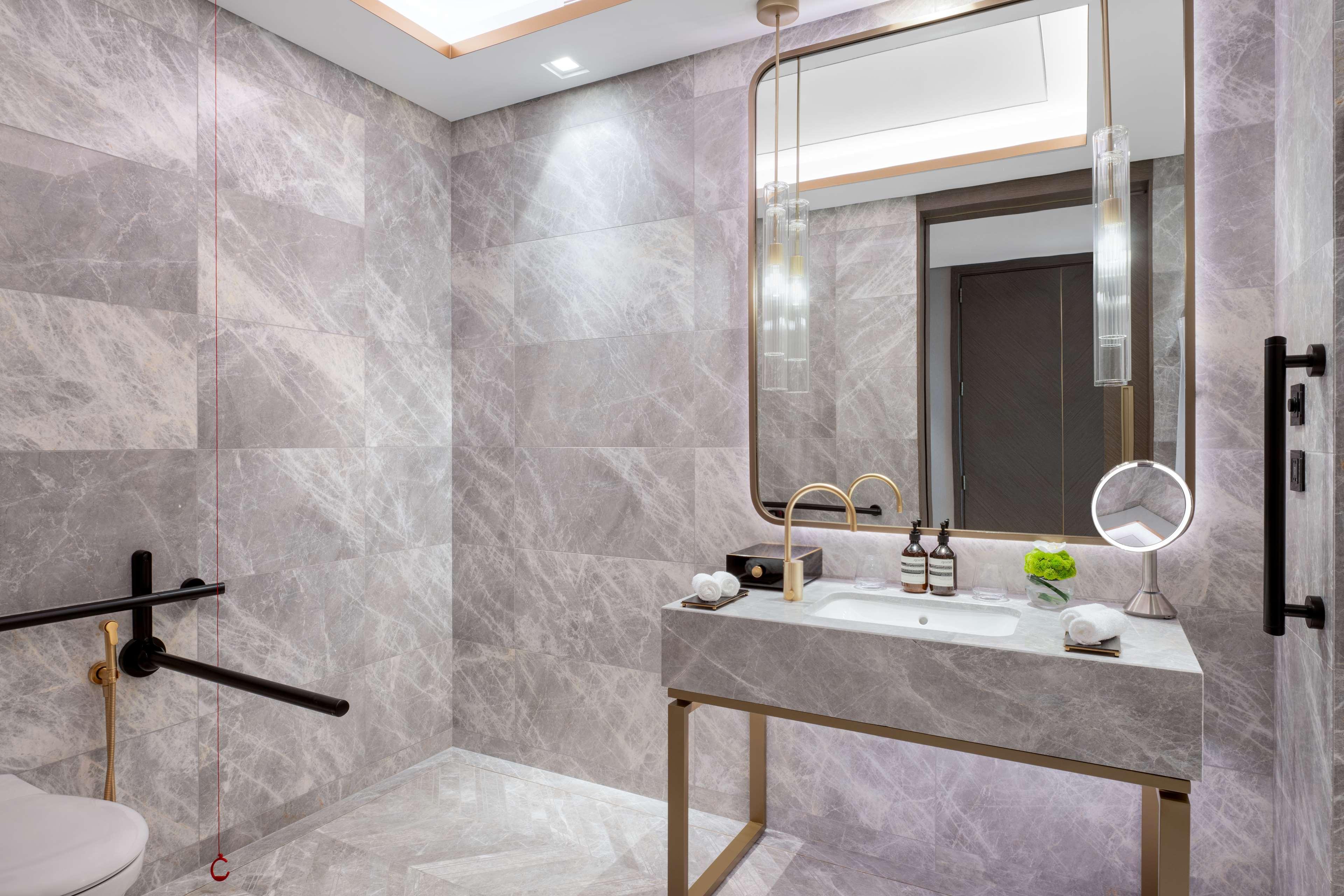 Double Accessible King Size Bed