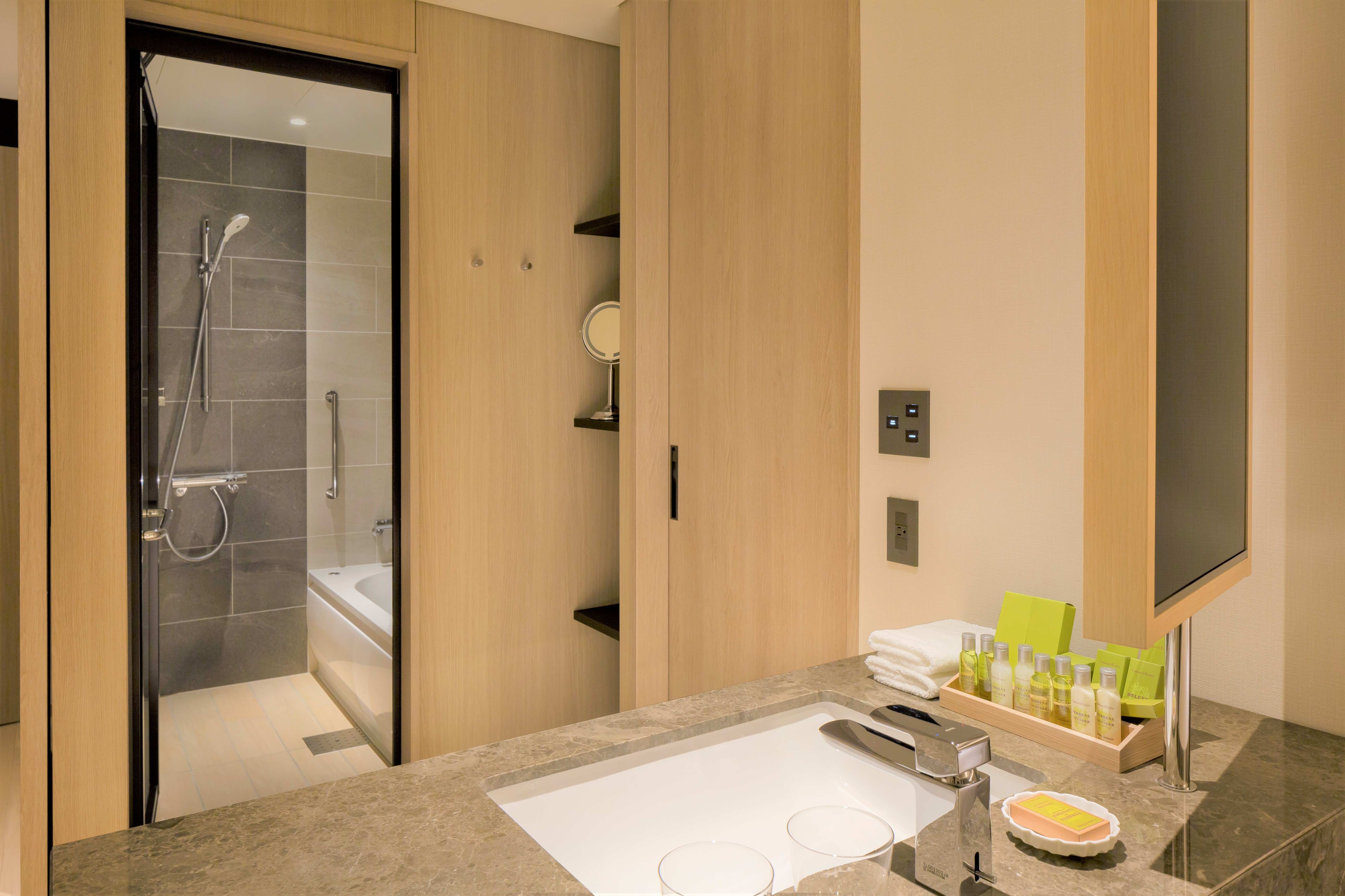 Twin Deluxe Executive