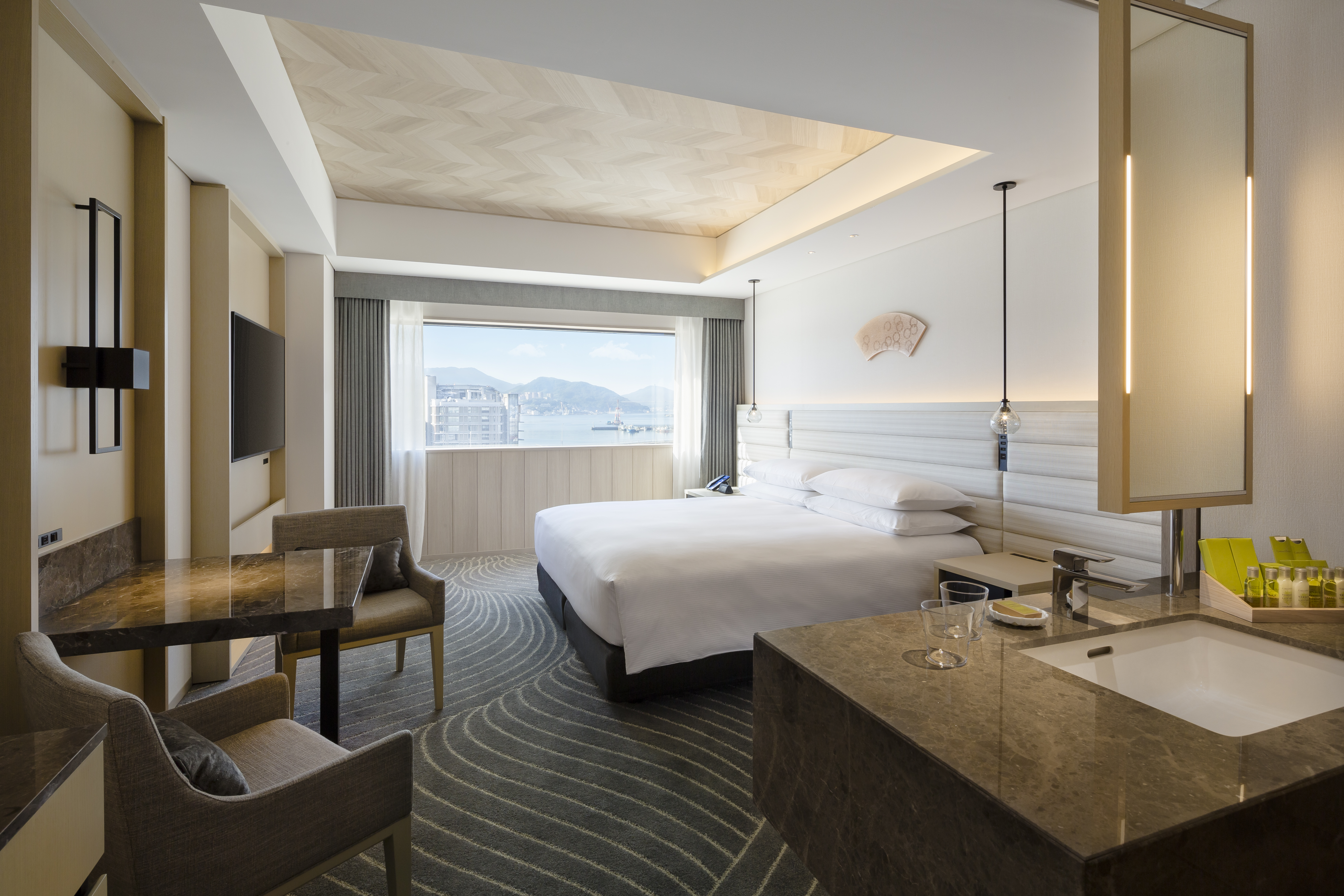 Double Deluxe King Bed