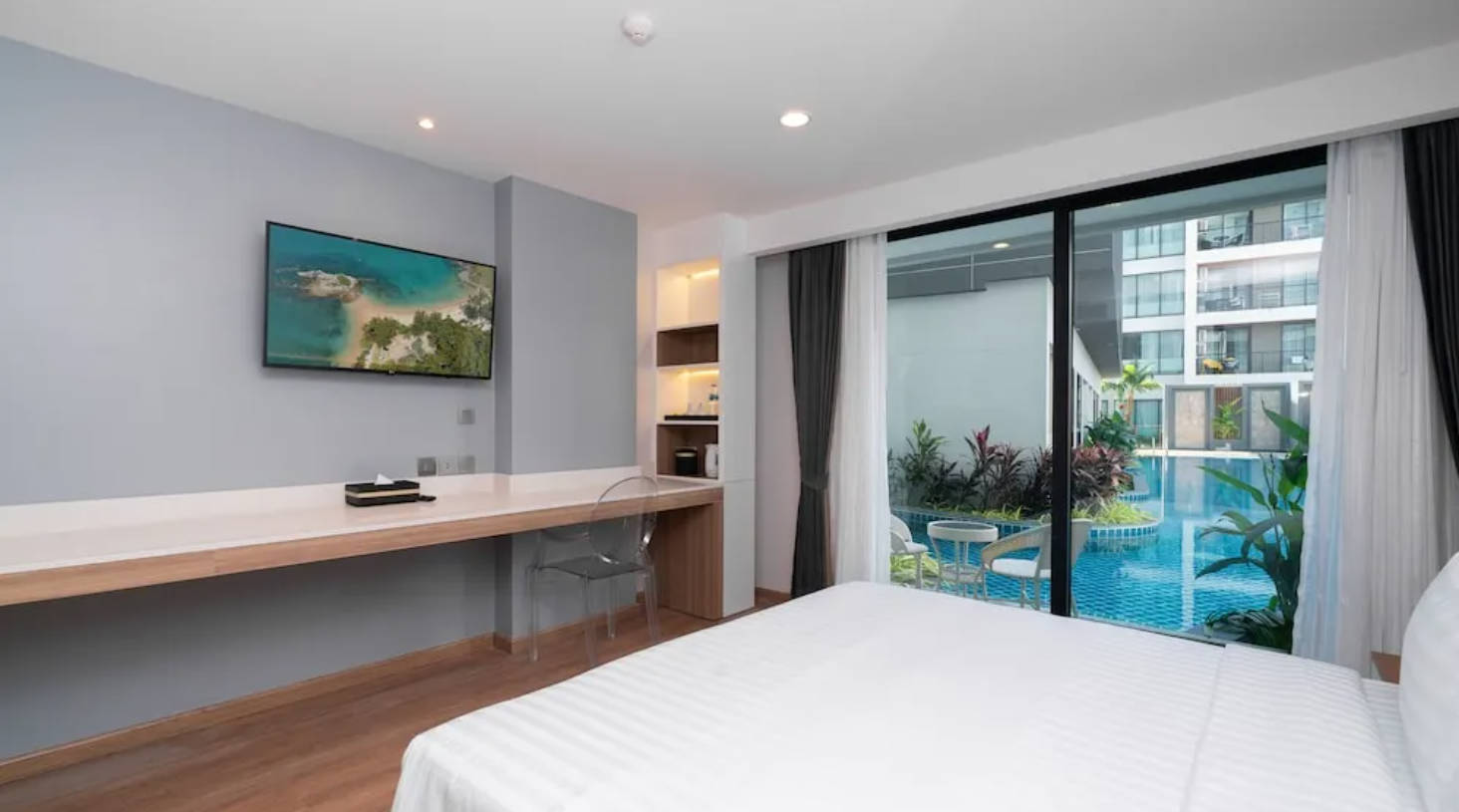 Double Superior Pool View