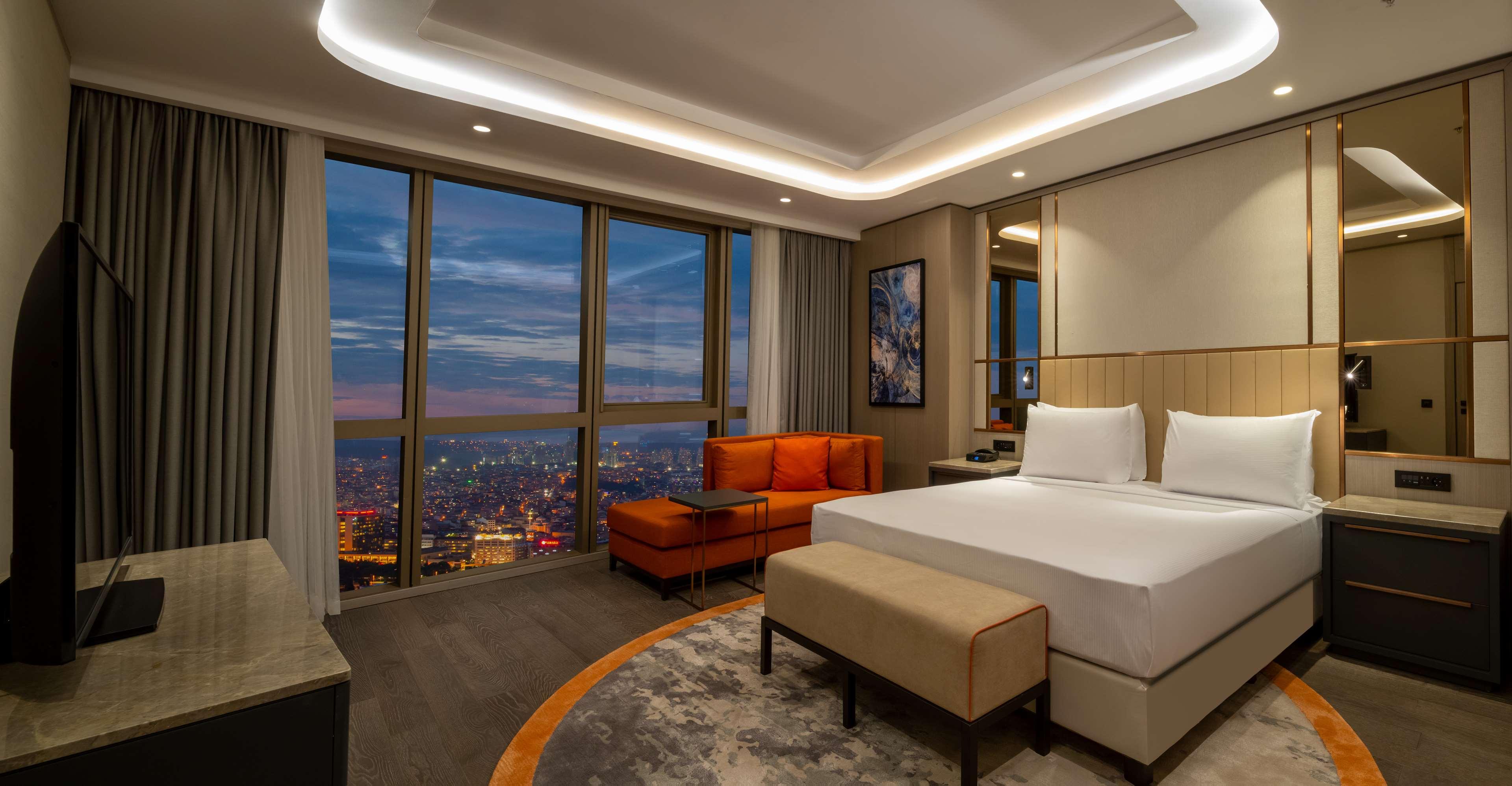 Suite King Bed One Bedroom 