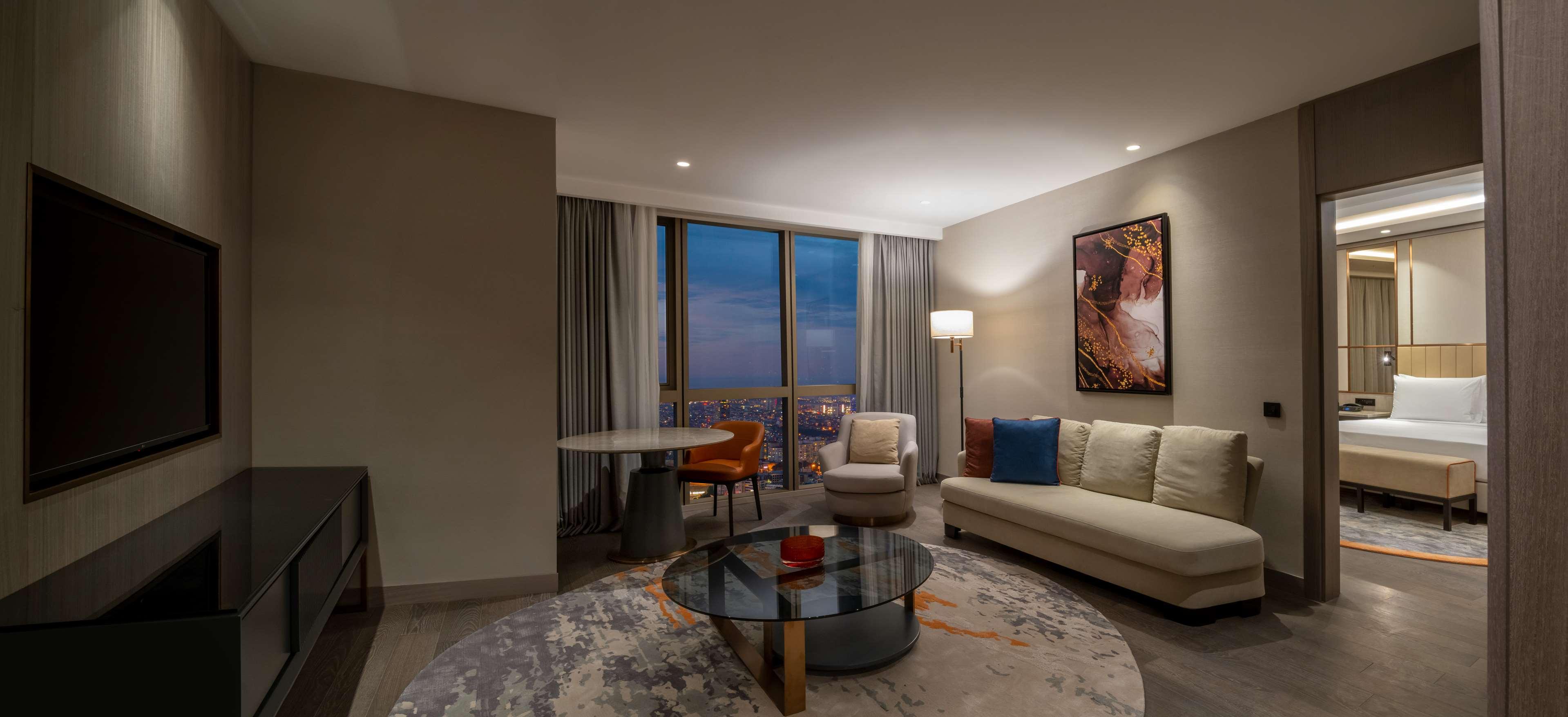 Suite King Bed One Bedroom 