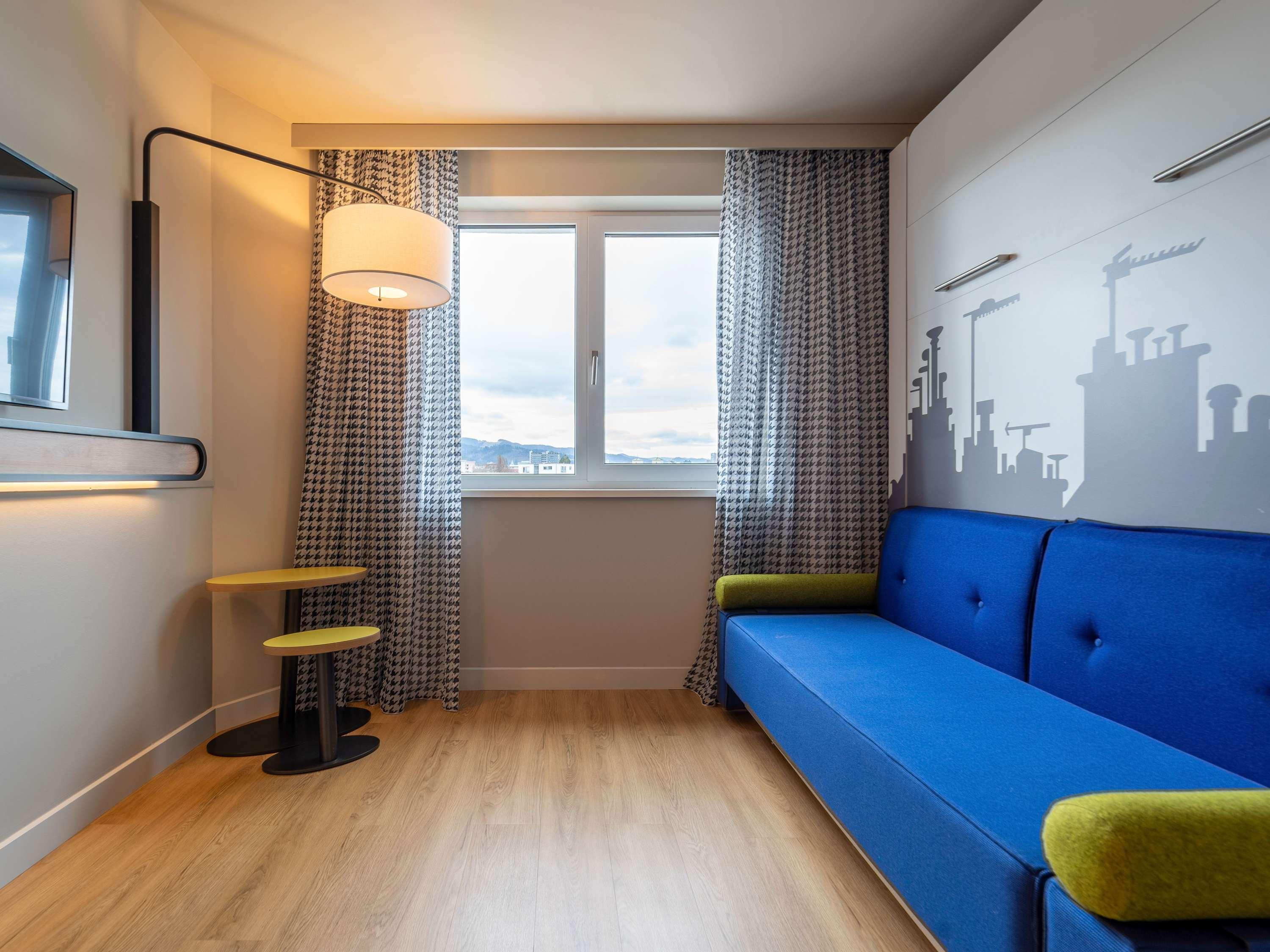 Studio Queen Size Bed