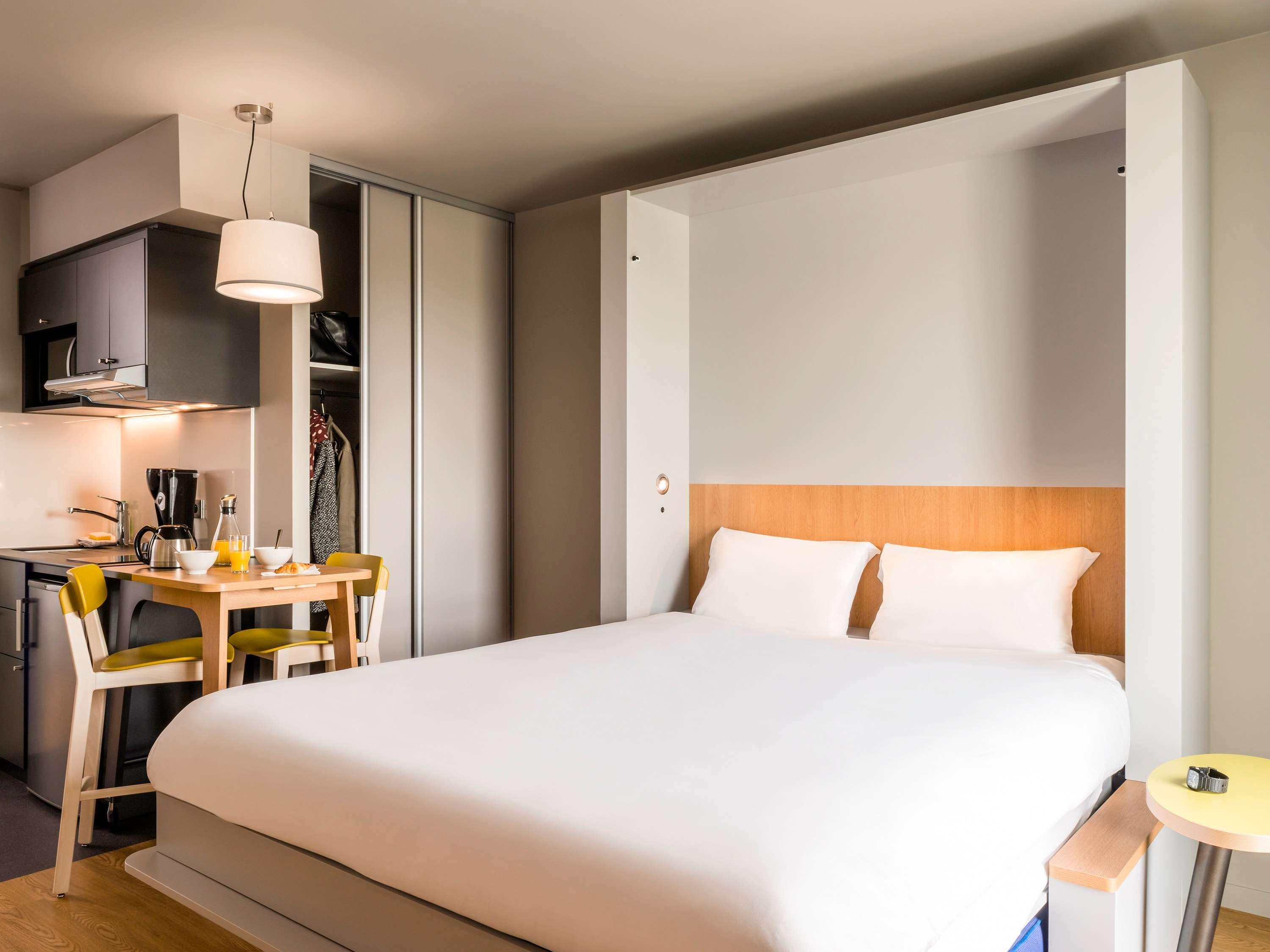 Studio Queen Size Bed