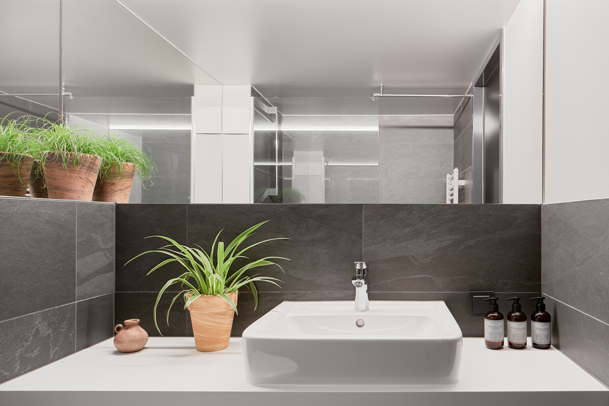 Suite Two Bedrooms One Bathroom