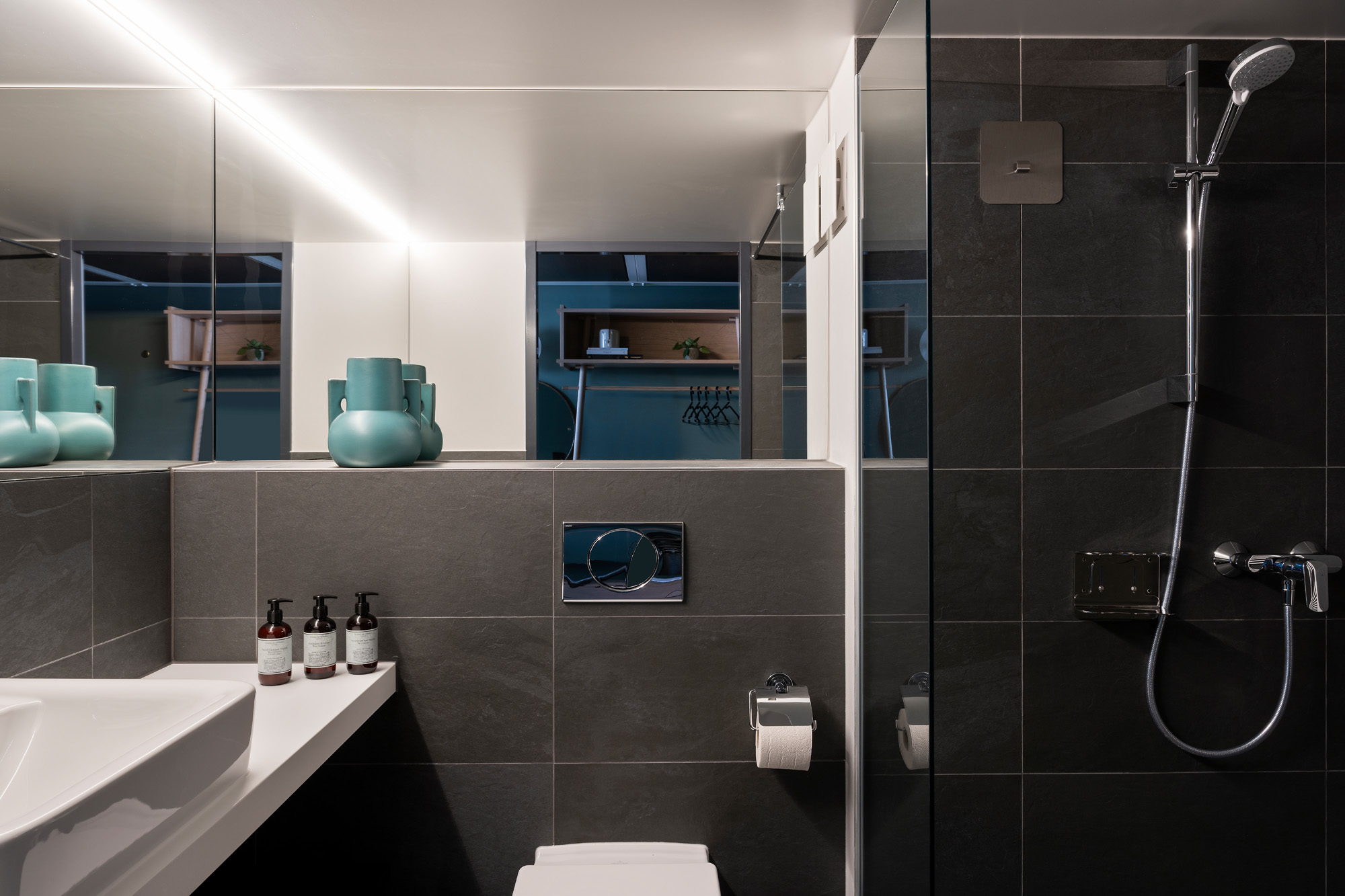 Suite Two Bedrooms One Bathroom