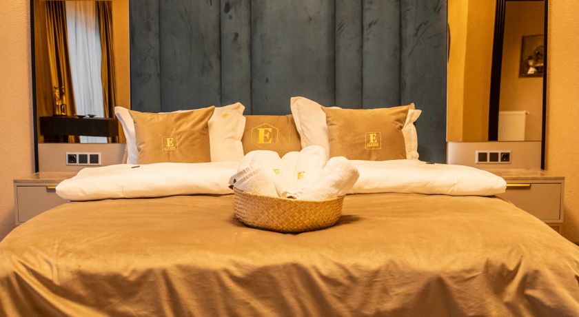 Double Deluxe Mountain View