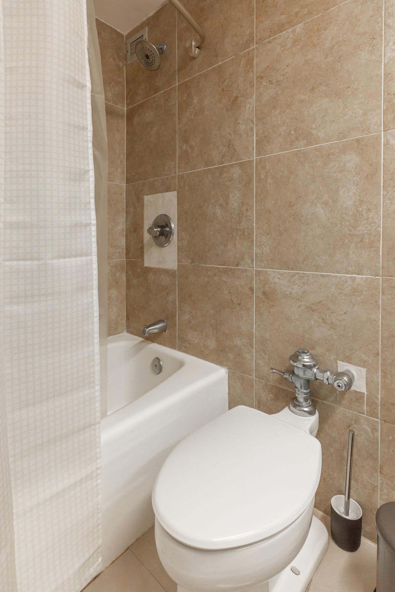 Studio Deluxe Two Queen Beds