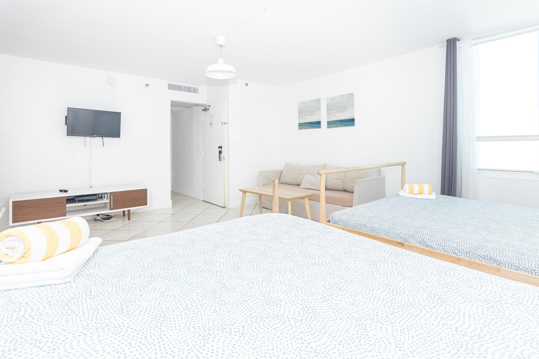 Studio Deluxe Queen Bed