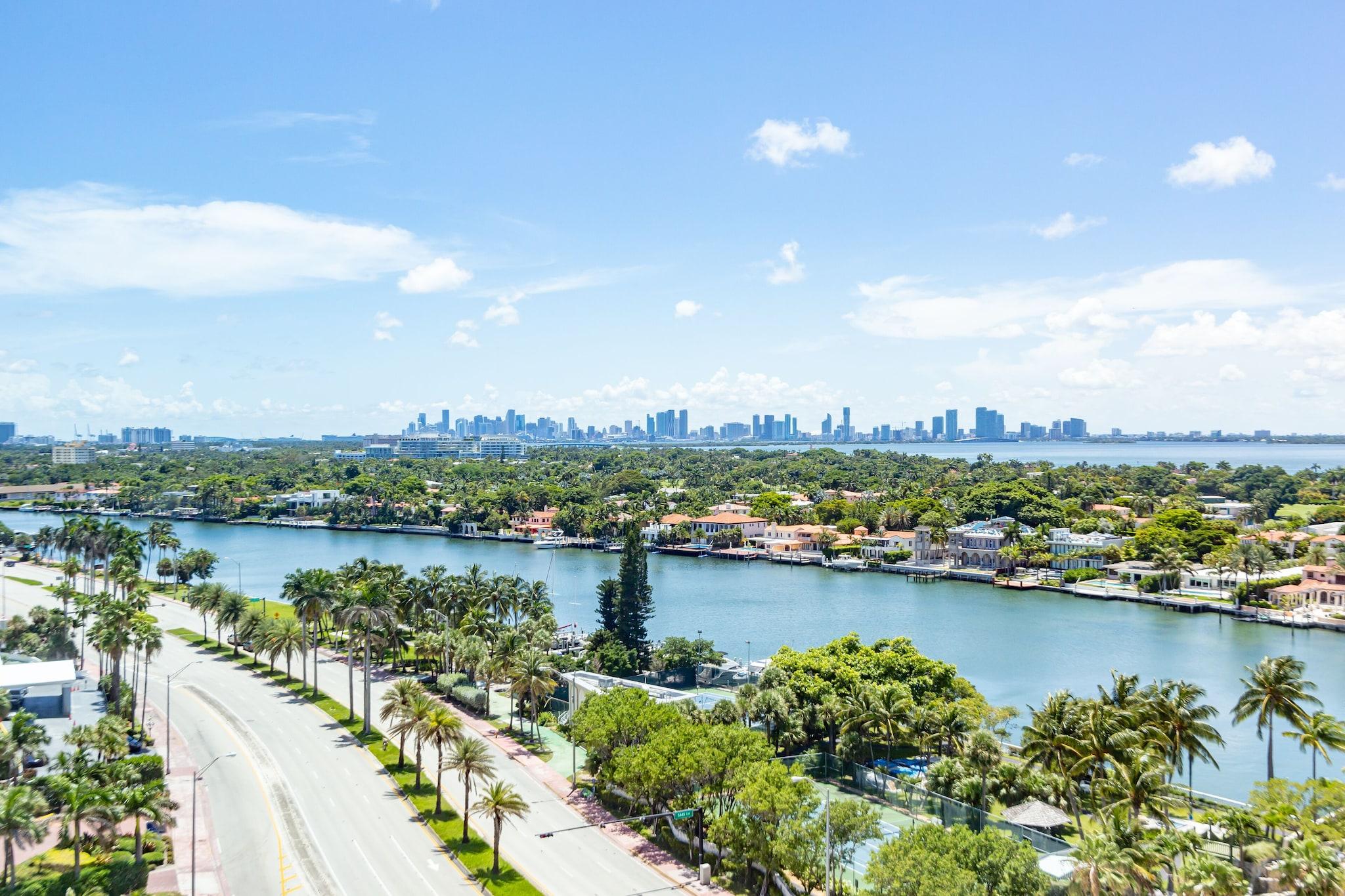 Studio Two Queen Beds