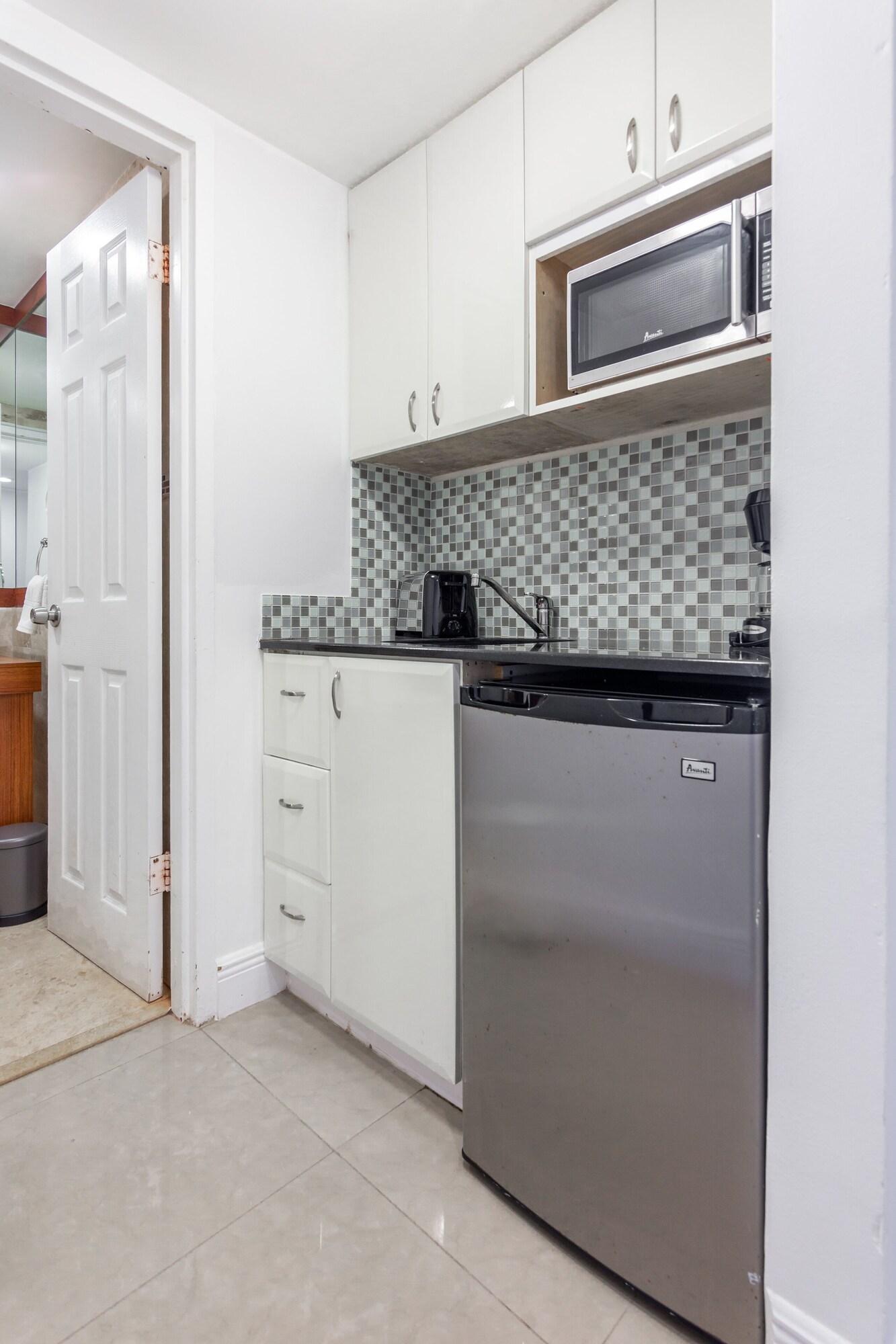 Studio Queen Size Bed