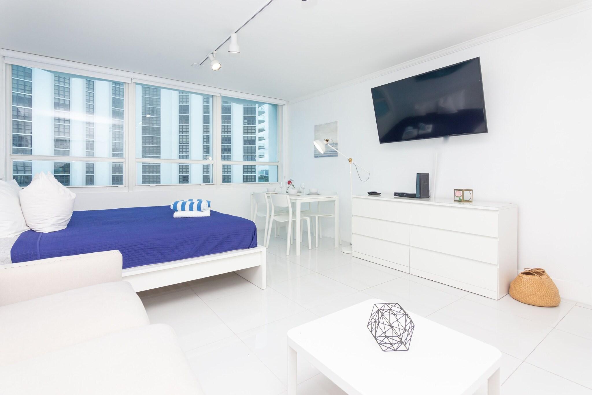 Studio Queen Size Bed