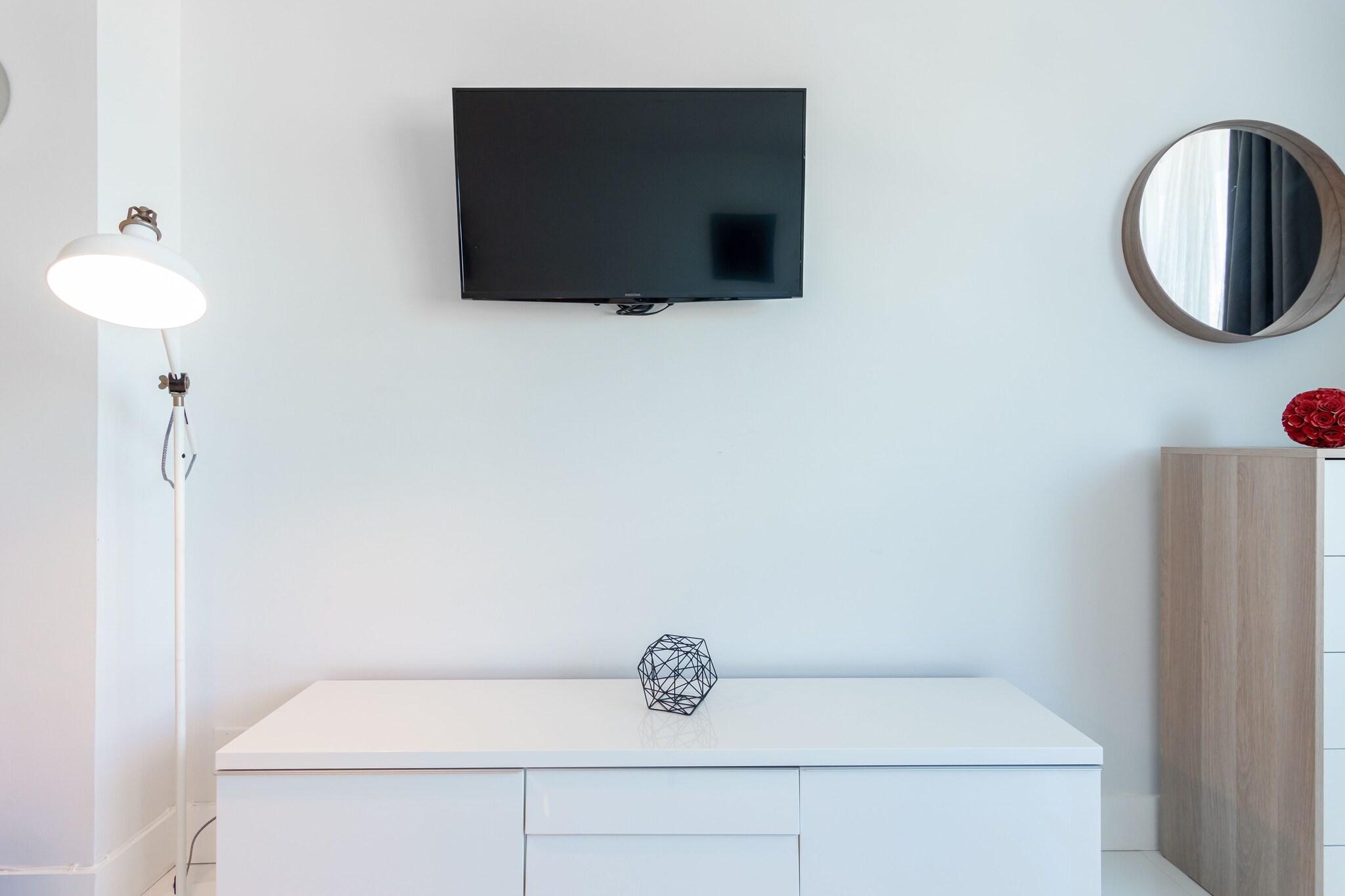 Studio Classic Two Queen Beds