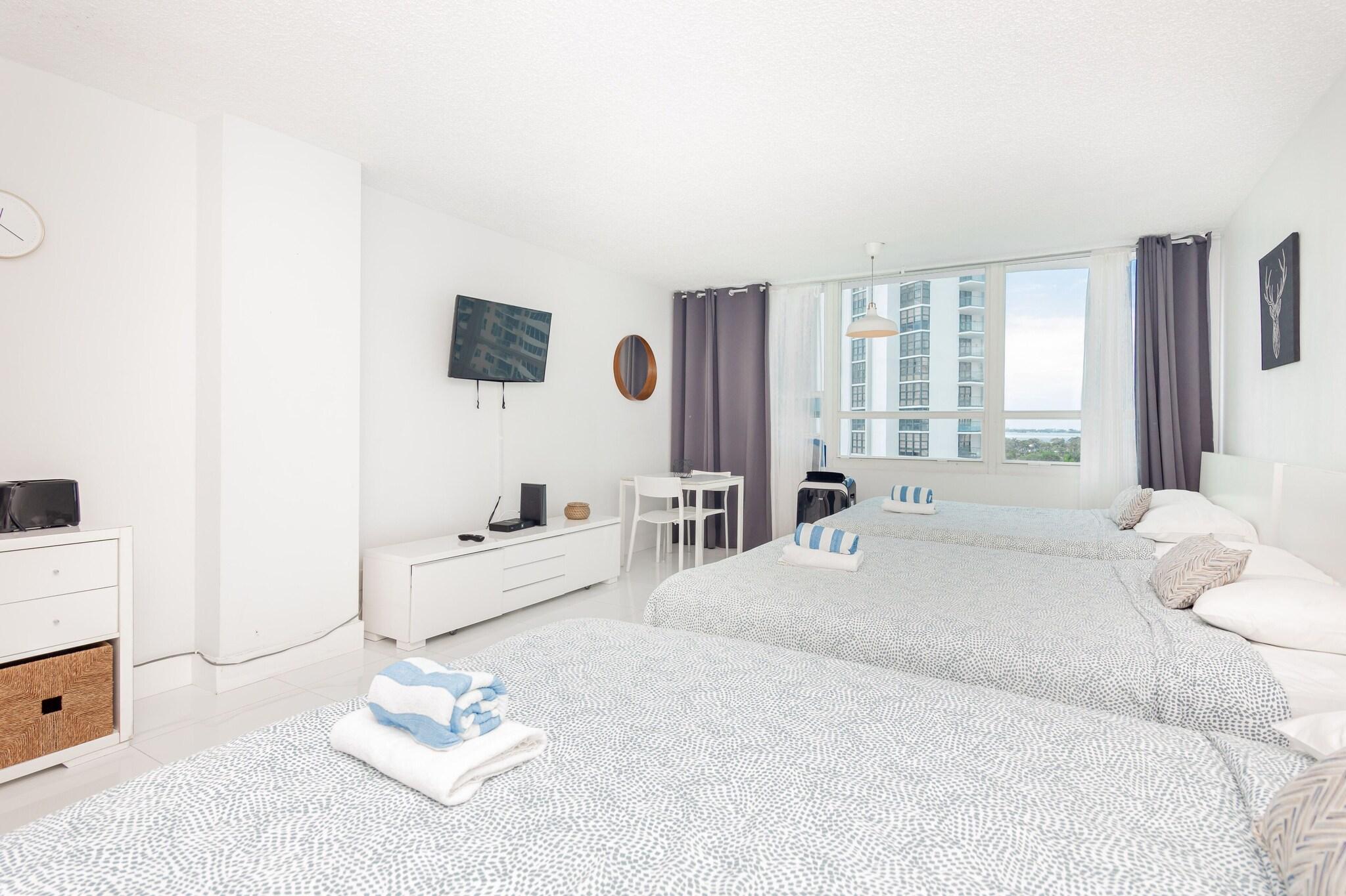 Studio Classic Two Queen Beds