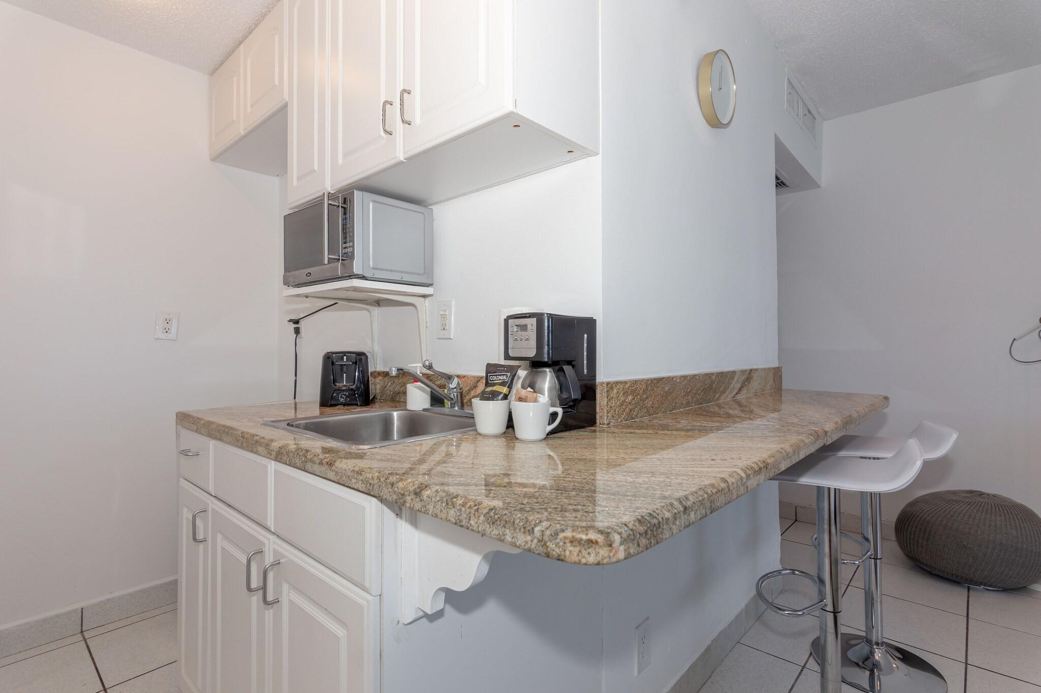 Studio Two Queen Beds