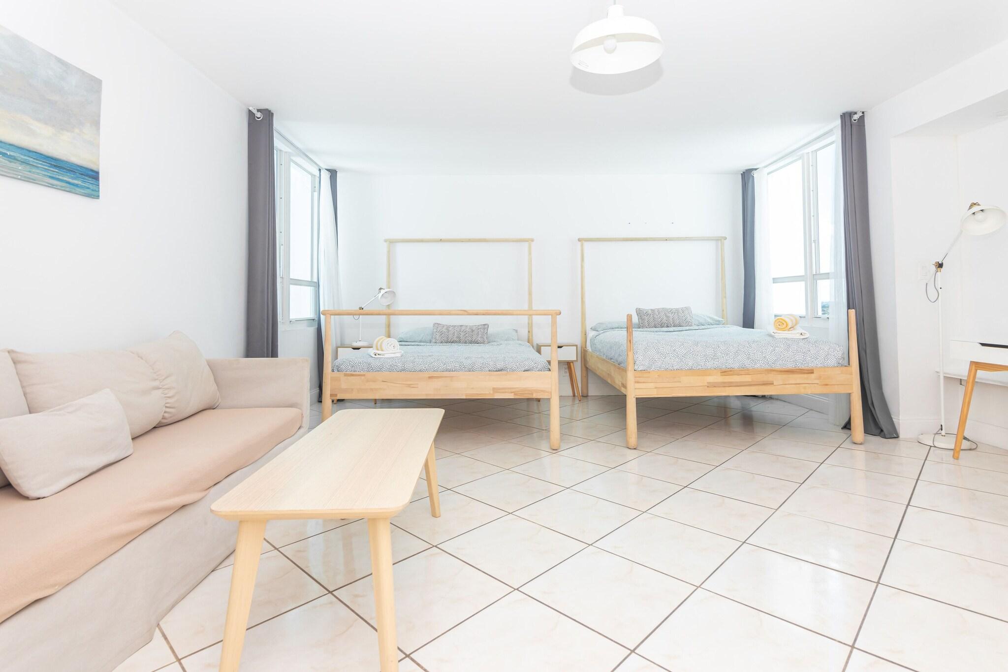 Studio Deluxe Queen Bed