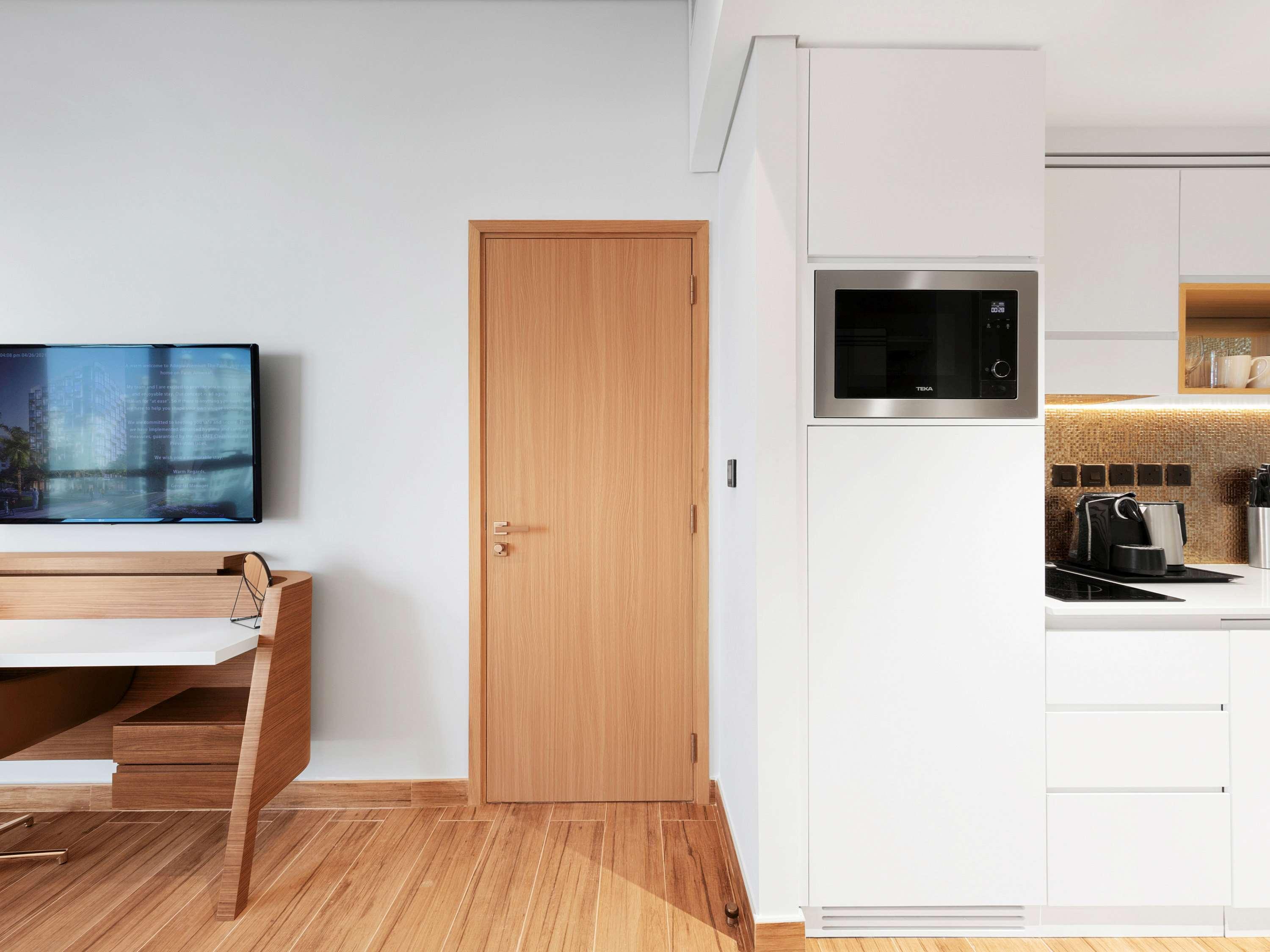 Studio King Size Bed