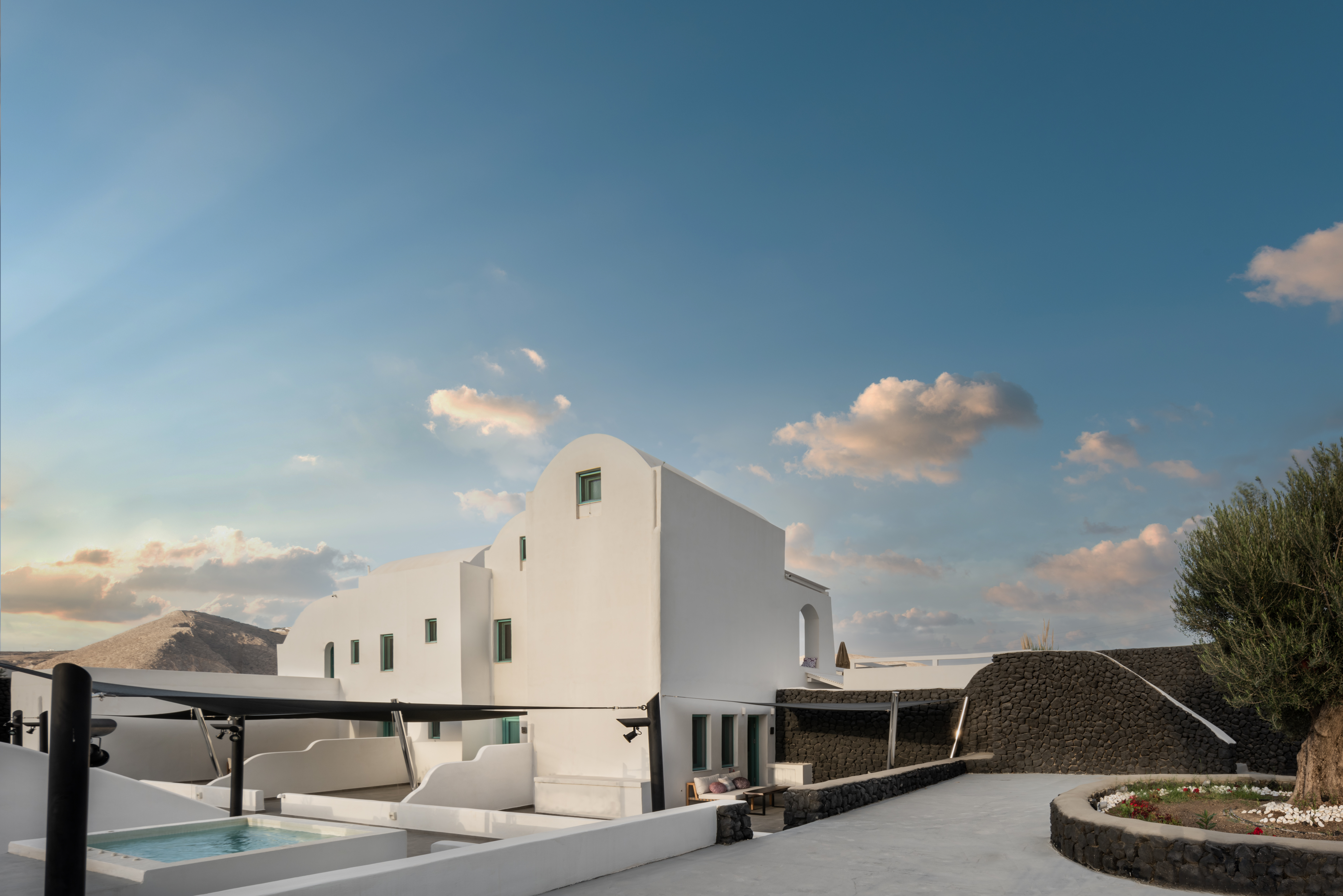 Double or Twin Mountain View