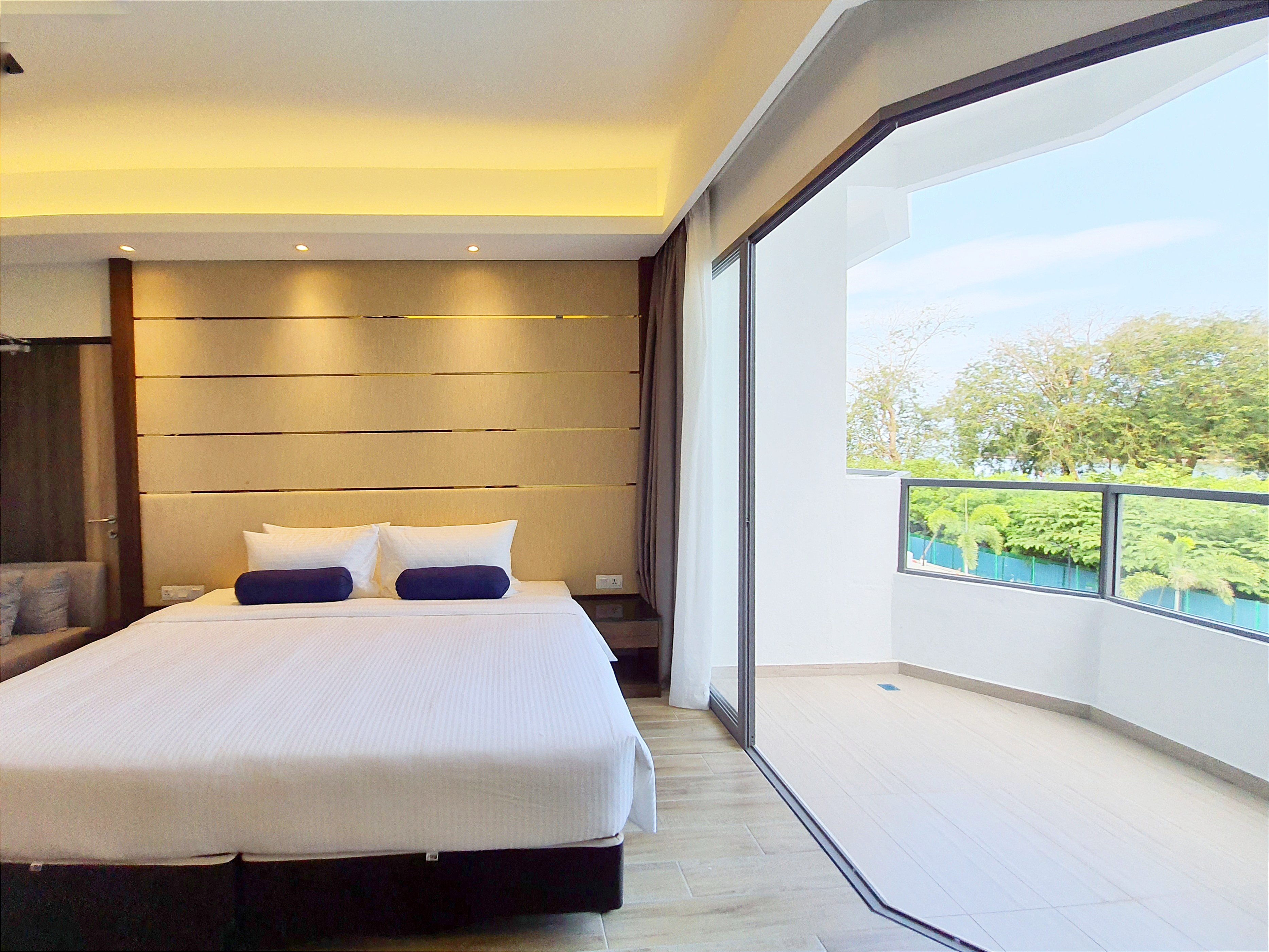 Double Deluxe Partial Ocean View