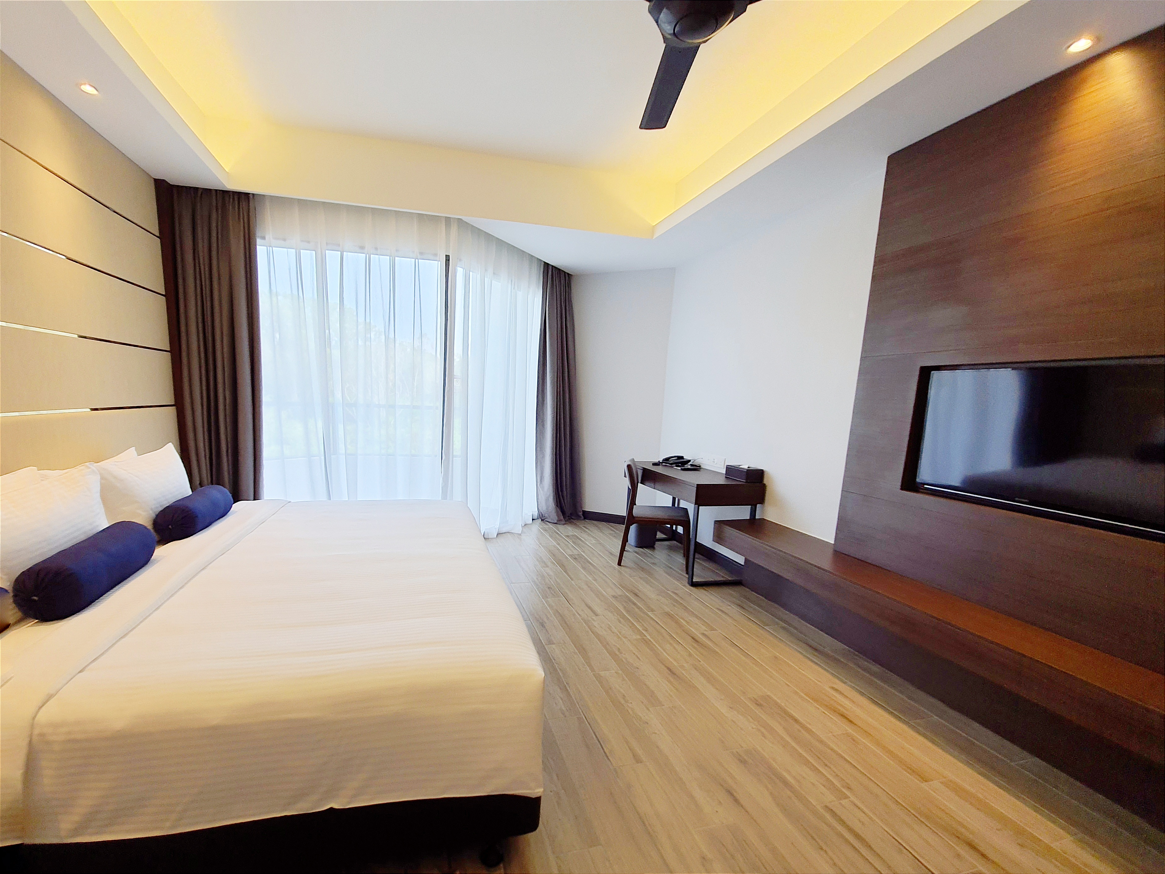 Double Deluxe Partial Ocean View