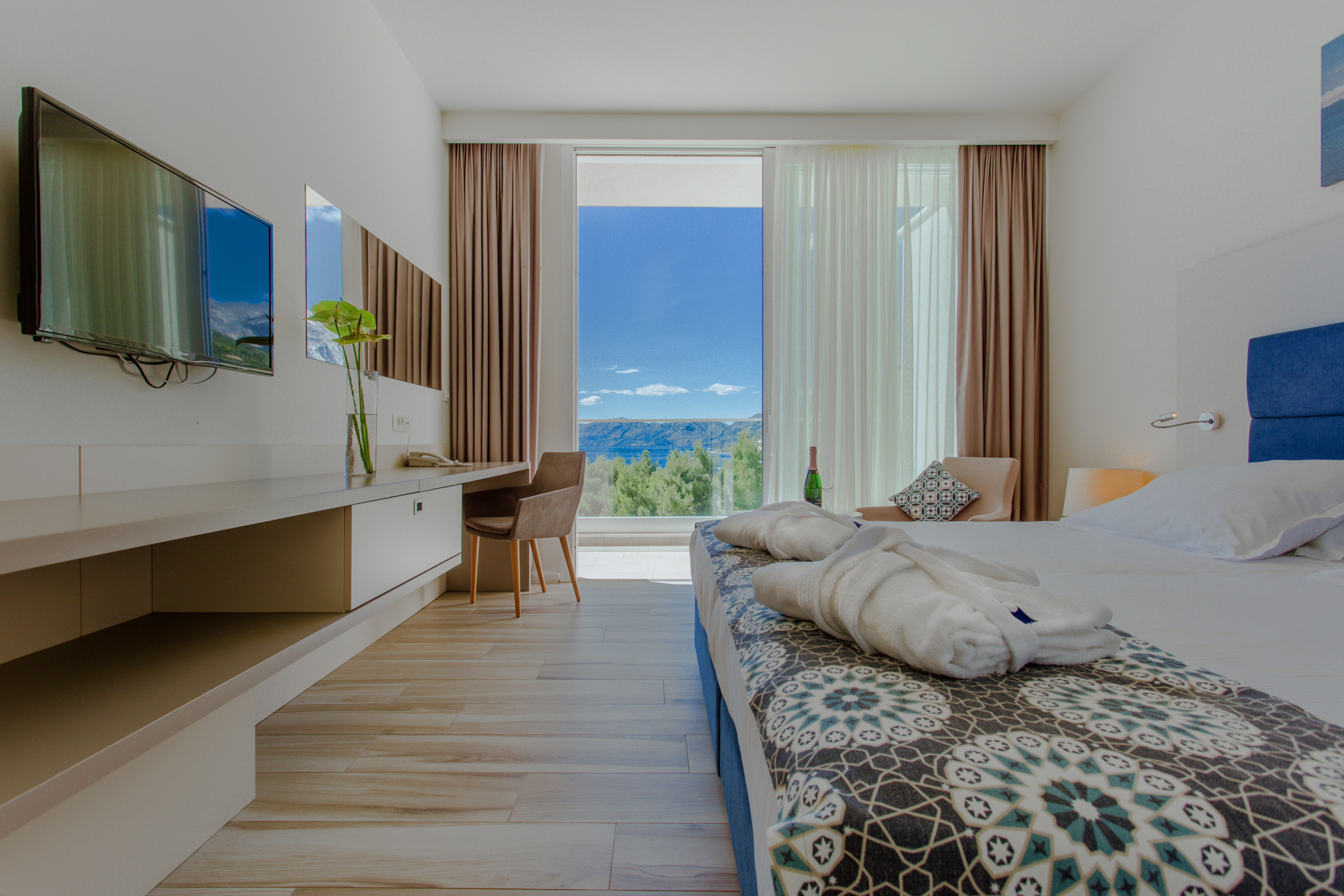 Apartment Partial Sea View