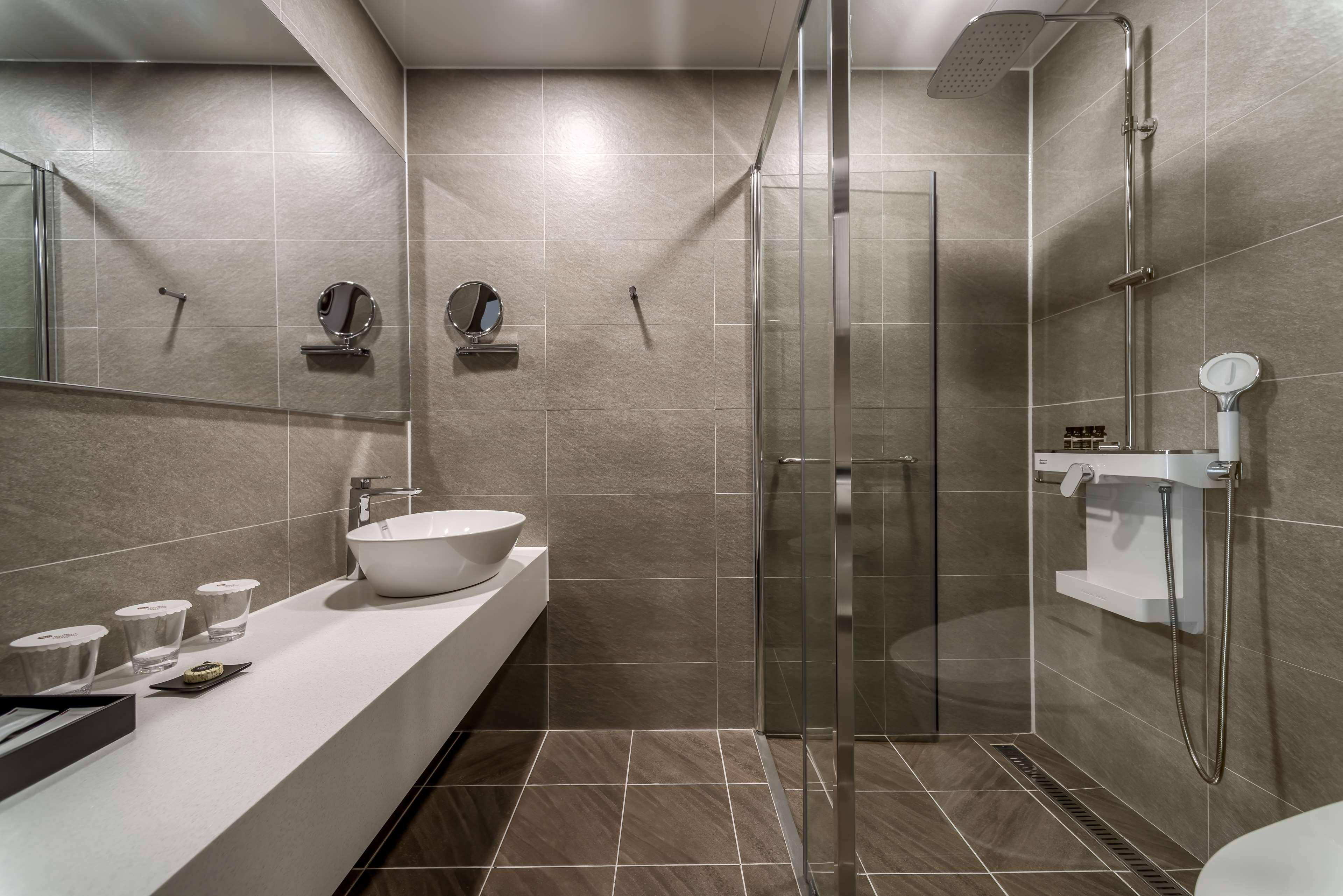 Suite Queen Size Bed