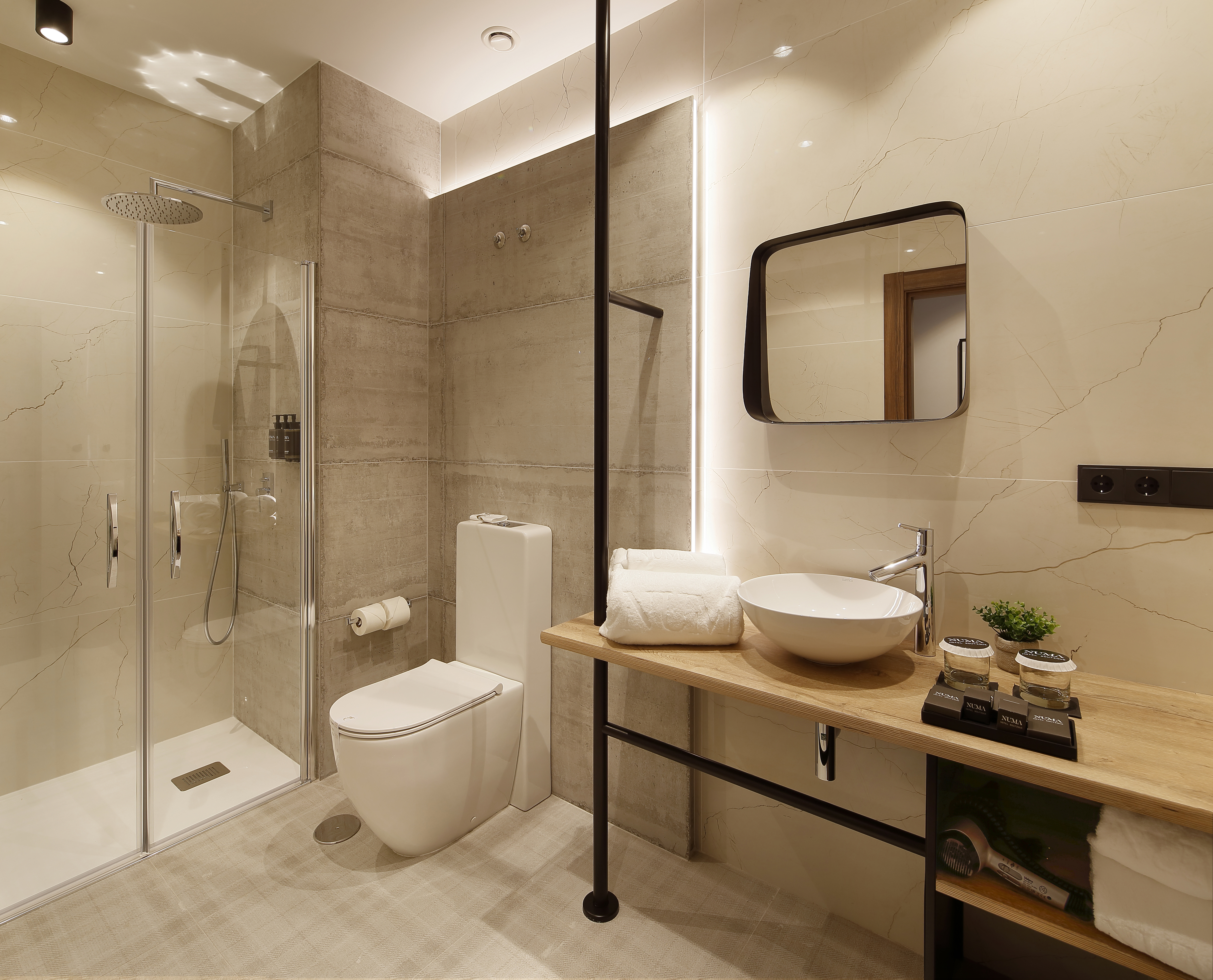 Family Room Capacity 4