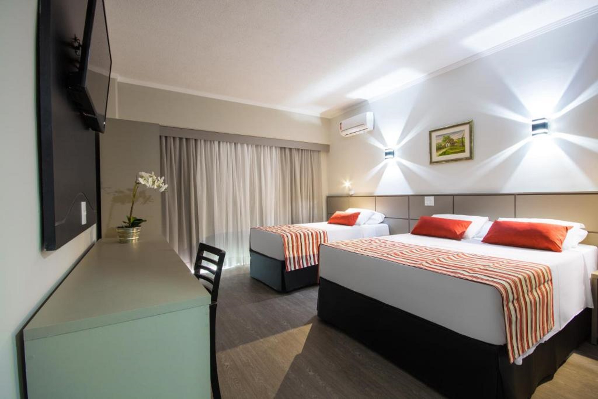 Family Room Three Beds