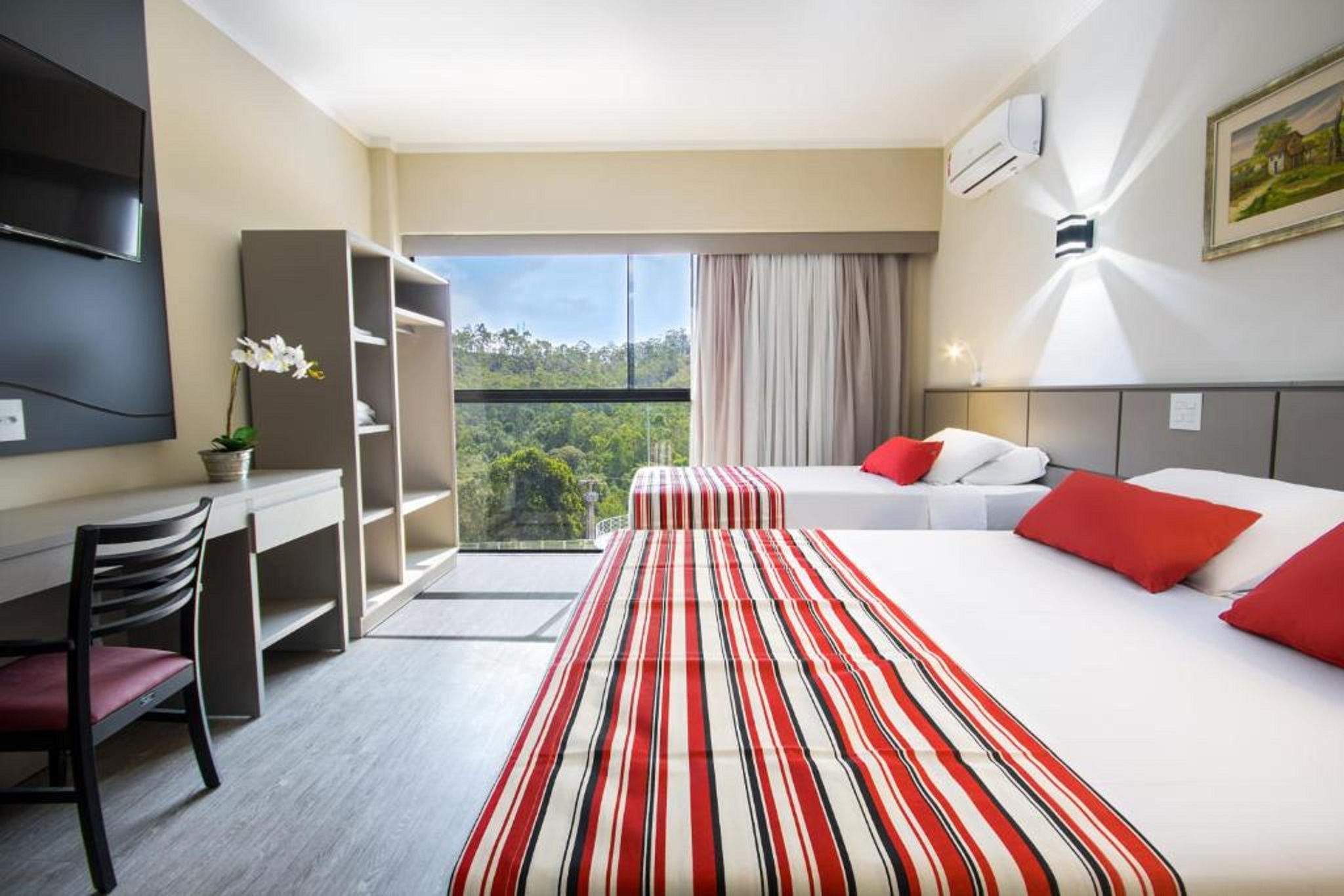 Family Room Three Beds