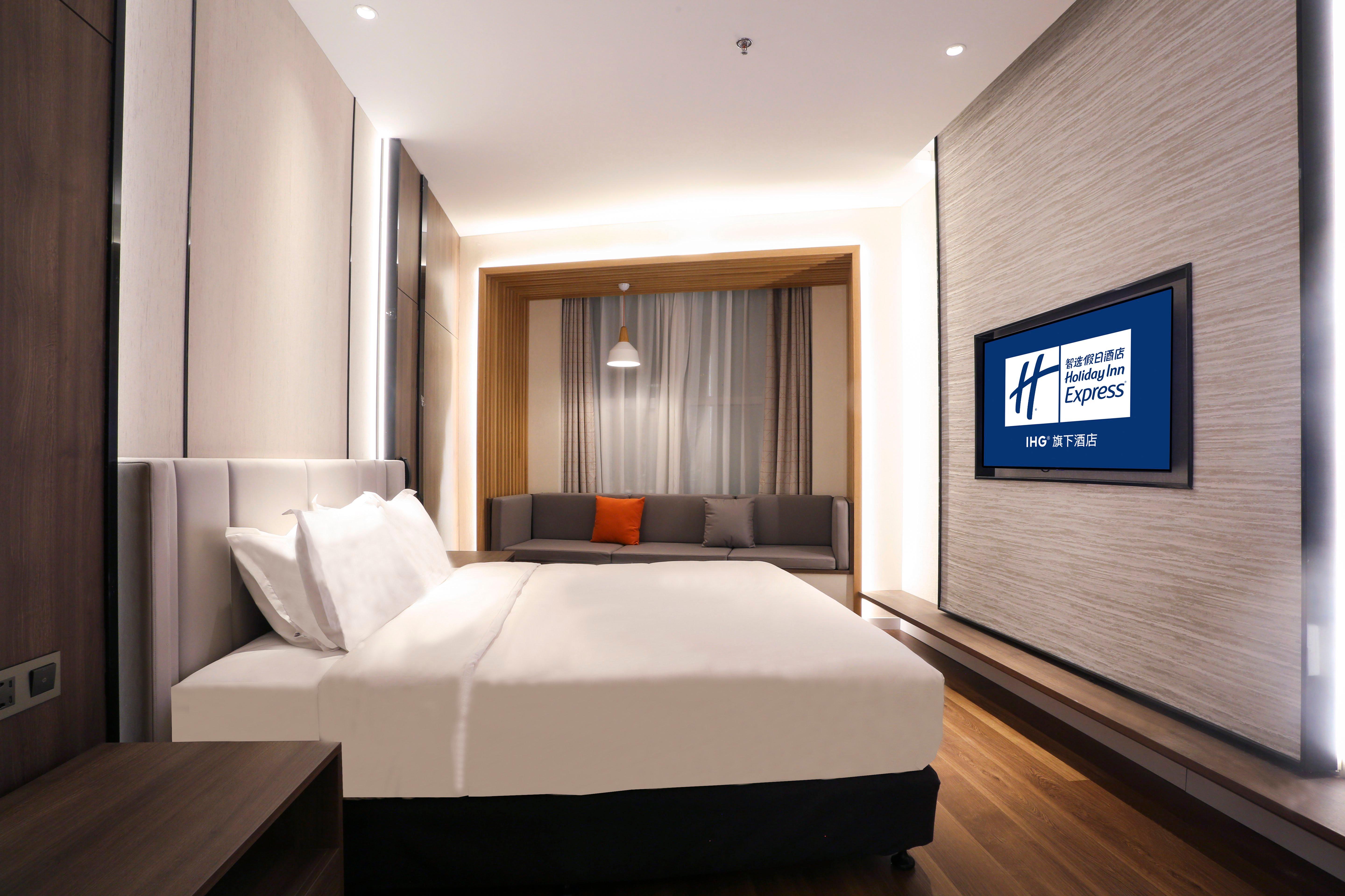 Double Superior King Bed