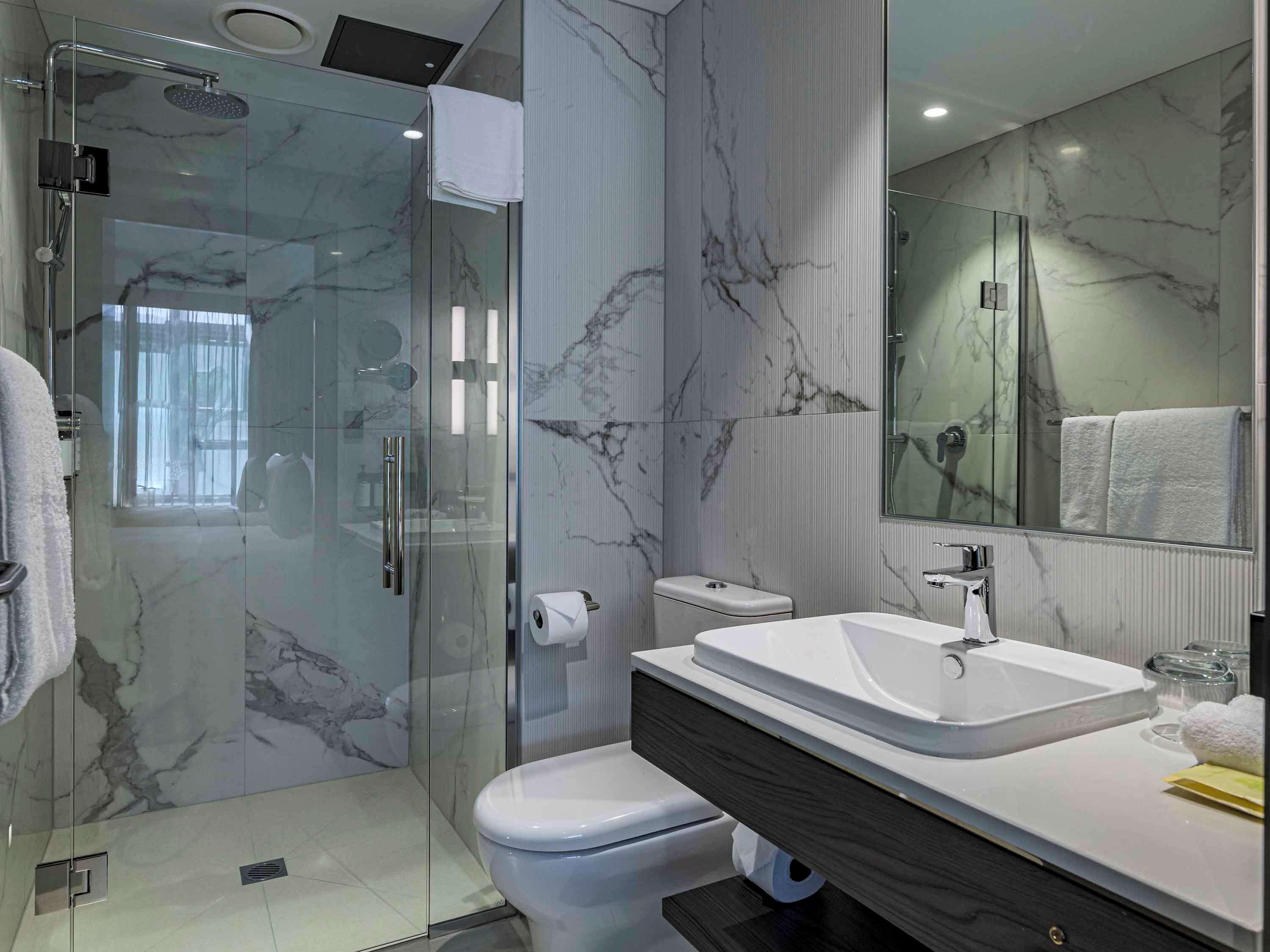 Double Deluxe King Bed