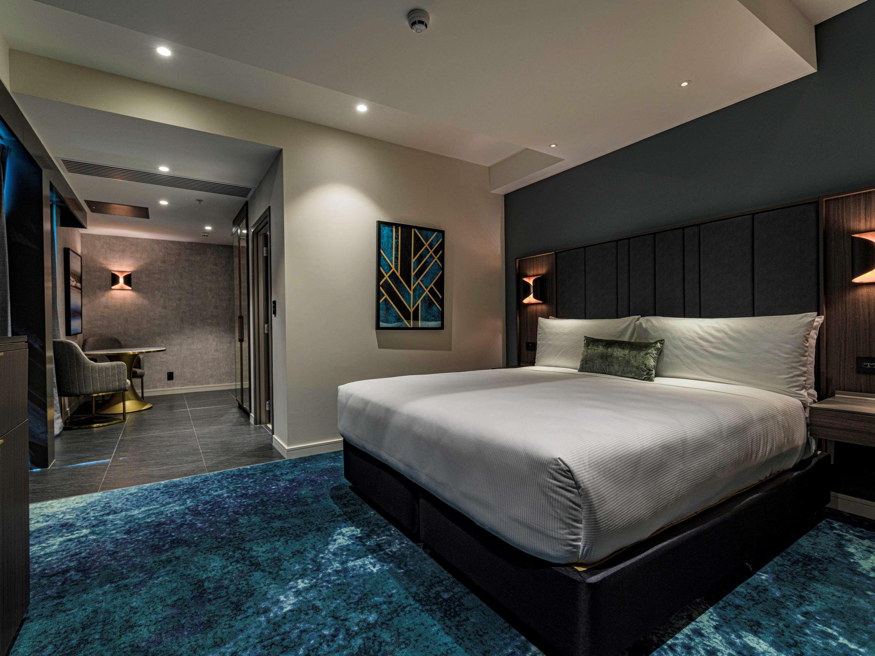 Double Deluxe King Bed