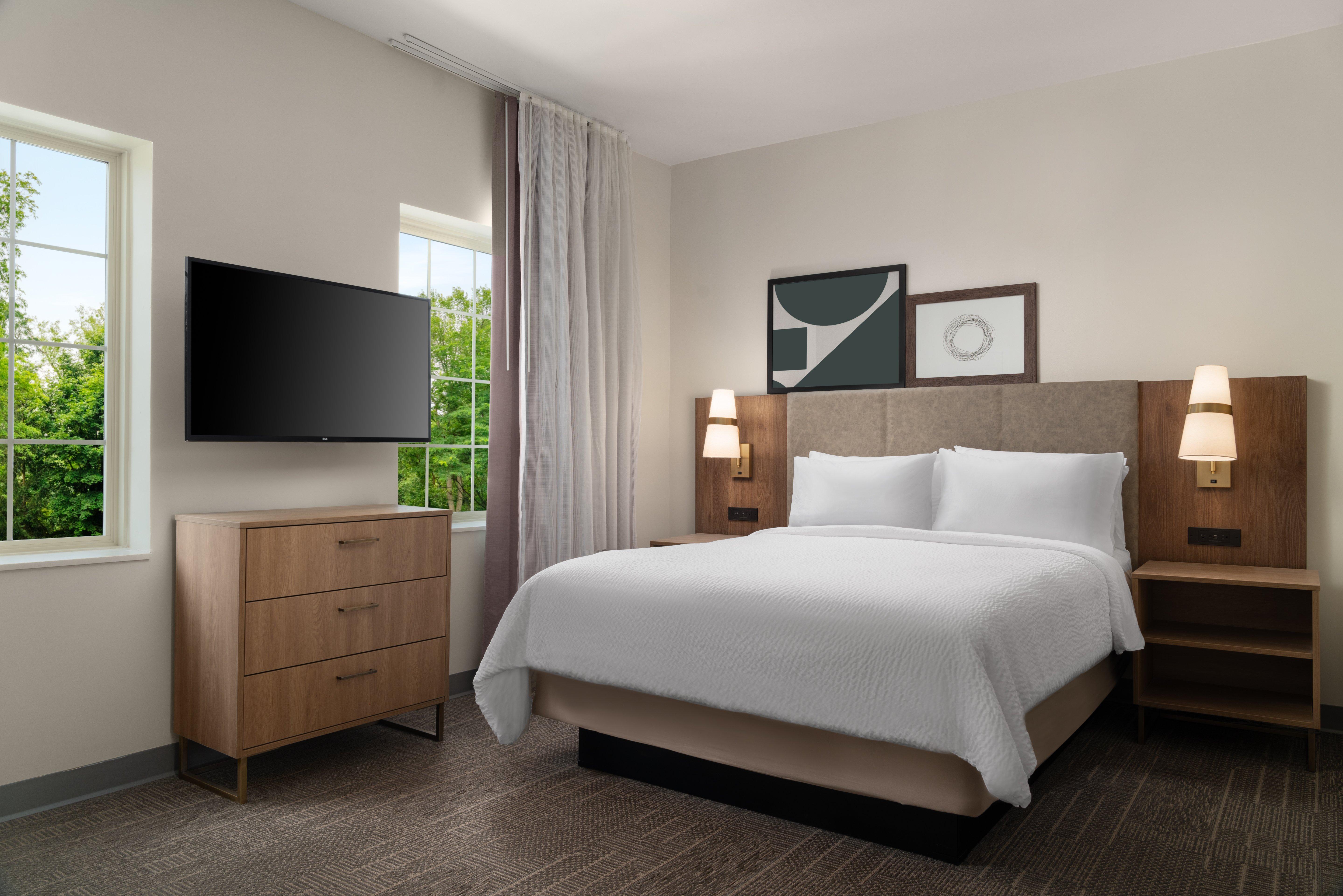 Studio Accessible-queen Size Bed