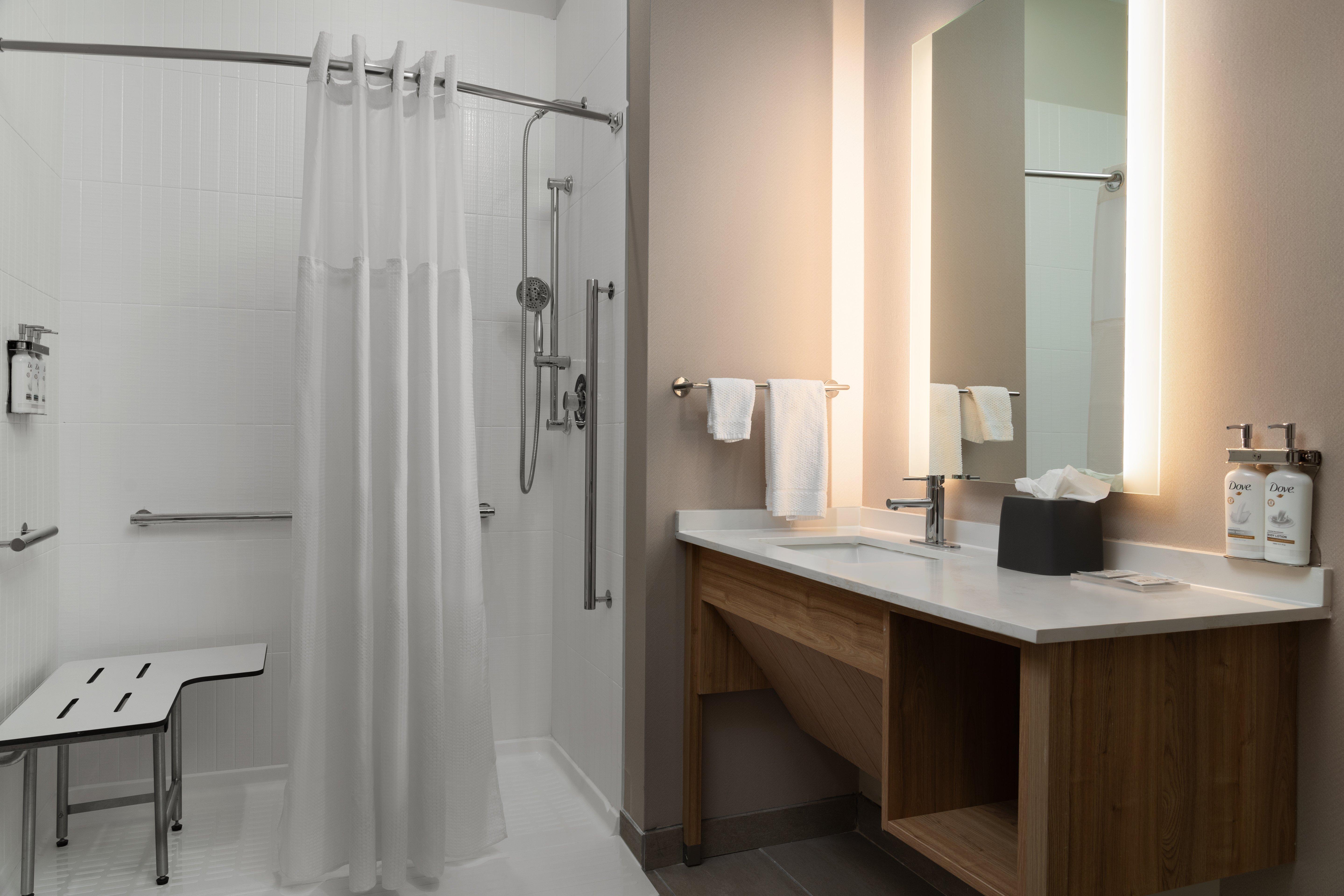 Studio Accessible-queen Size Bed