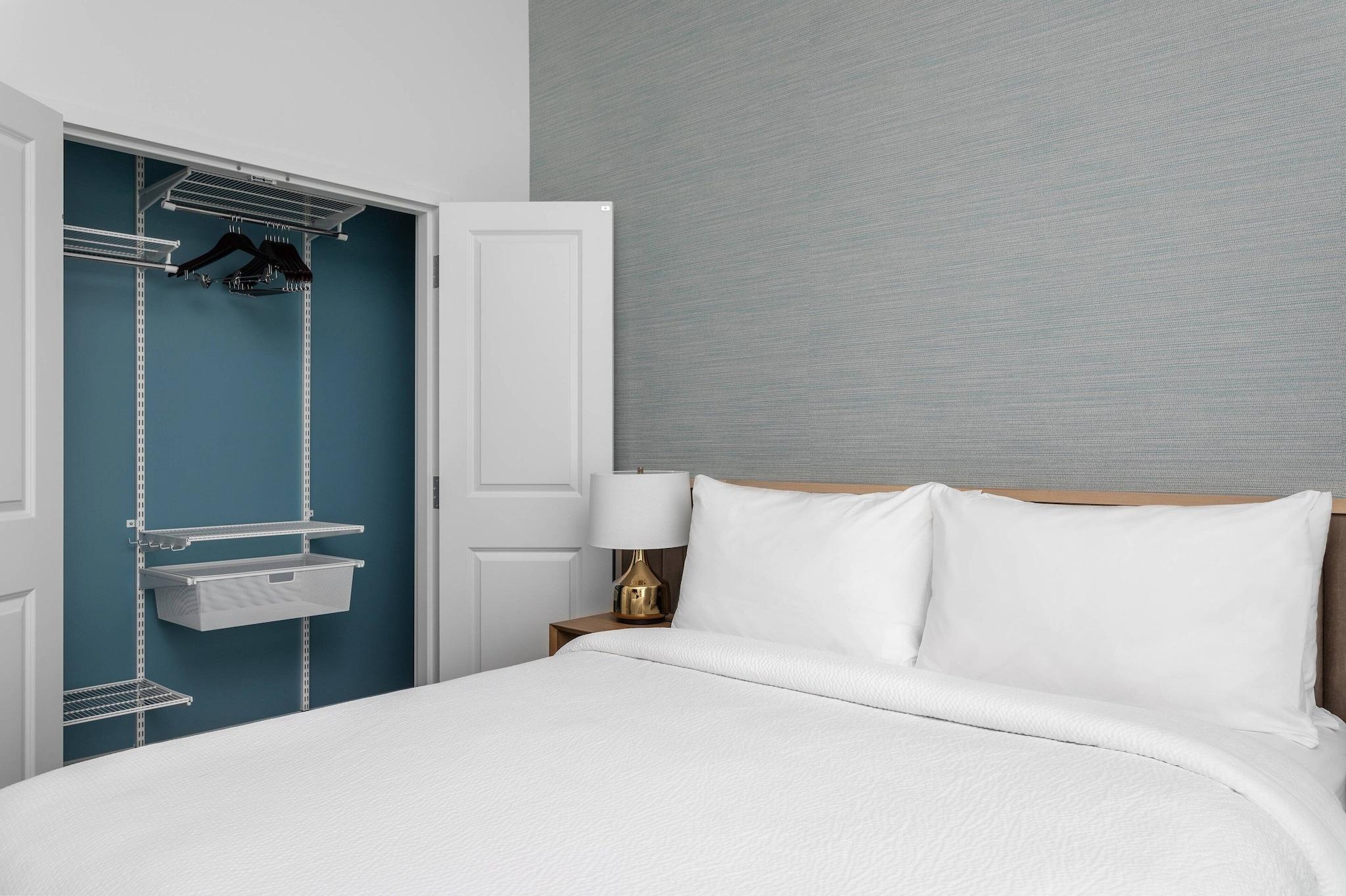 Suite Queen Bed Non Smoking