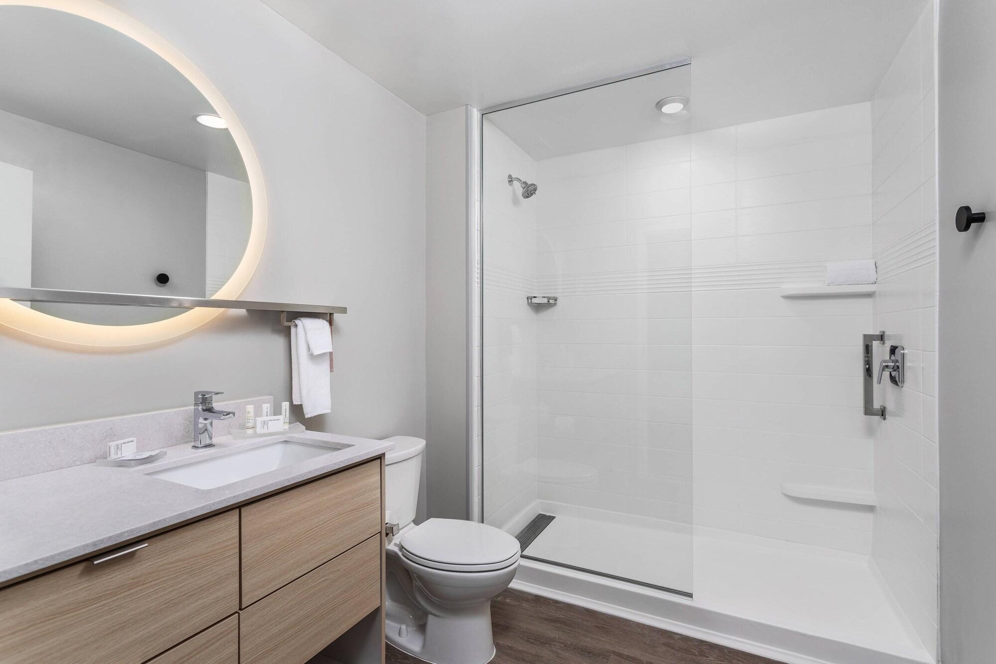 Studio Accessible-two Queen Beds