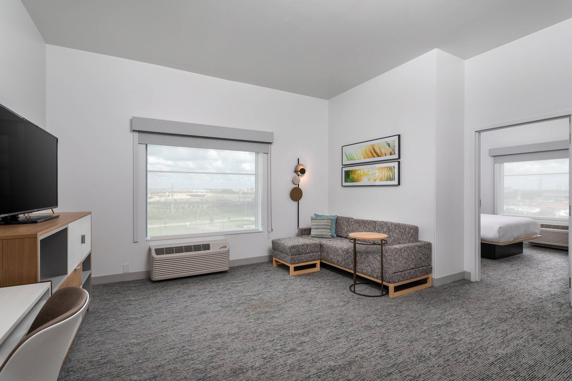 Suite Accessible-queen Size Bed