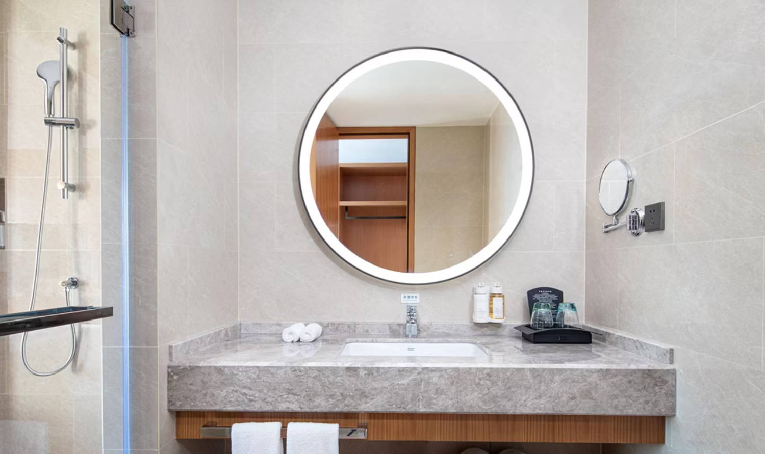 Double Accessible King Size Bed