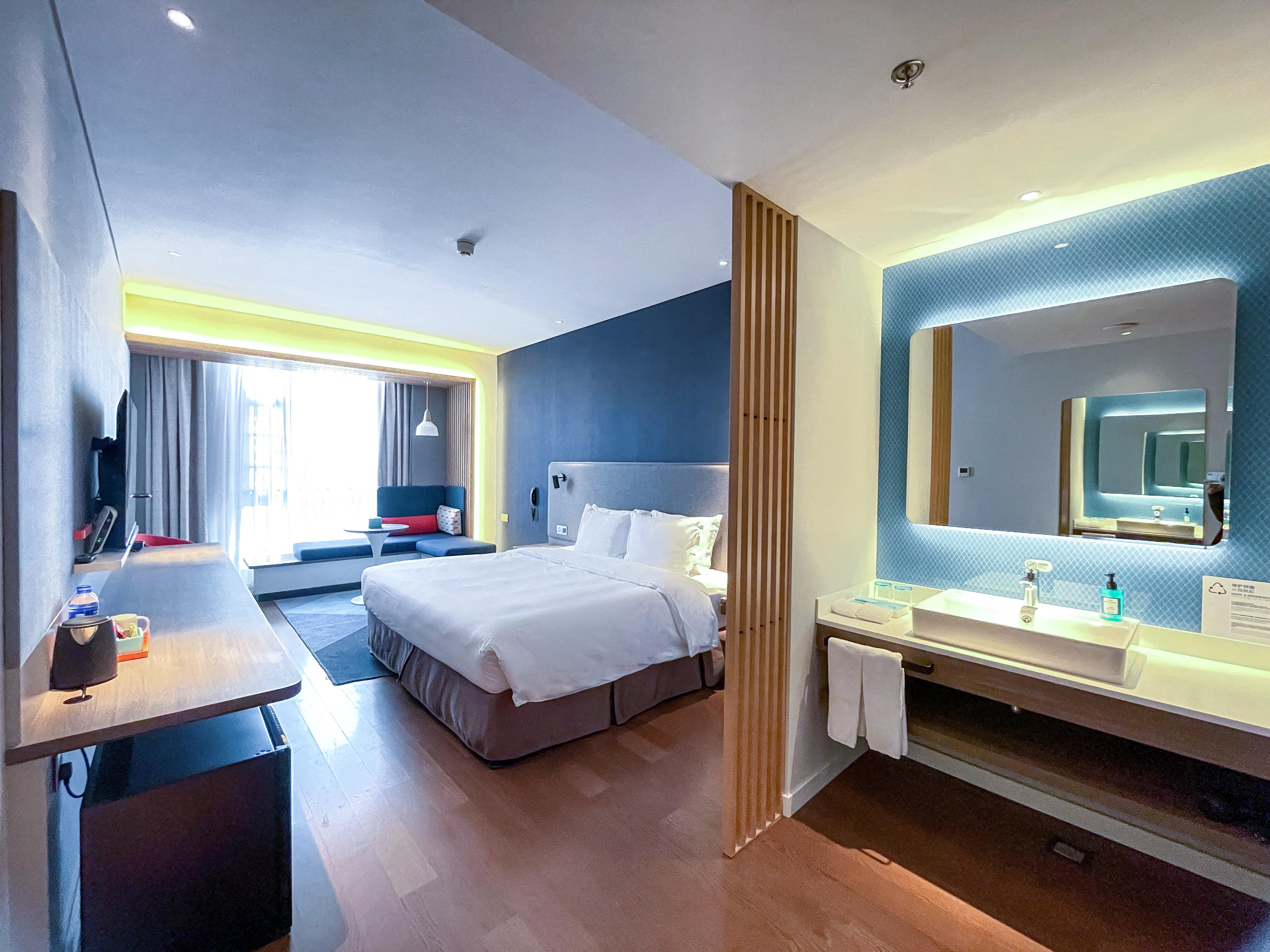 Double City View King Bed