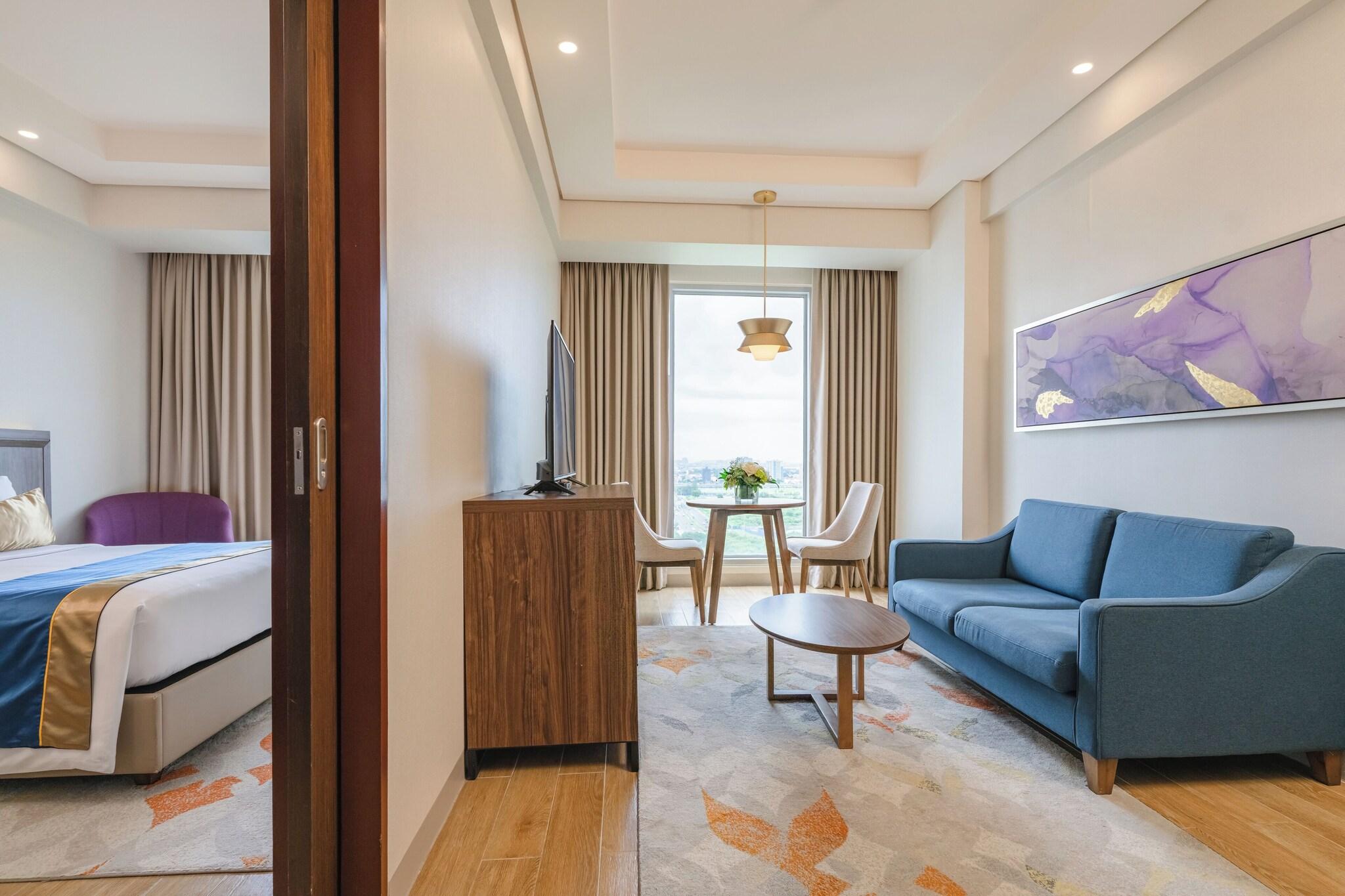 Double Executive Queen Bed