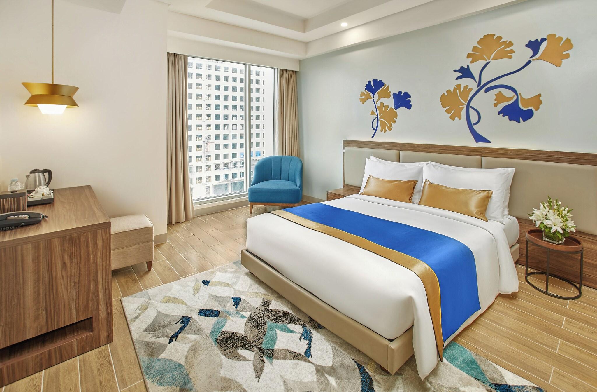 Junior Suite Queen Size Bed