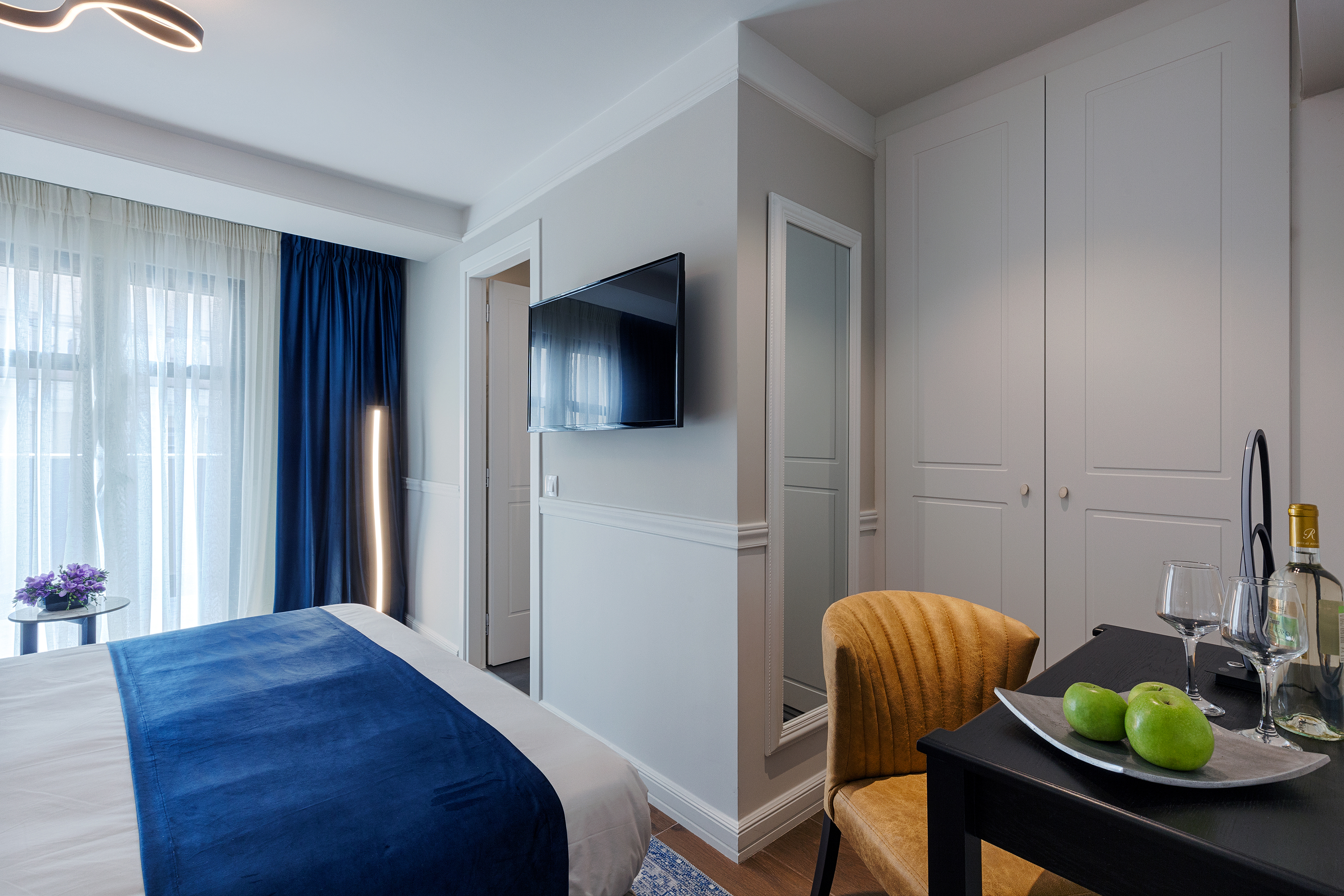 Double or Twin Deluxe with Jacuzzi